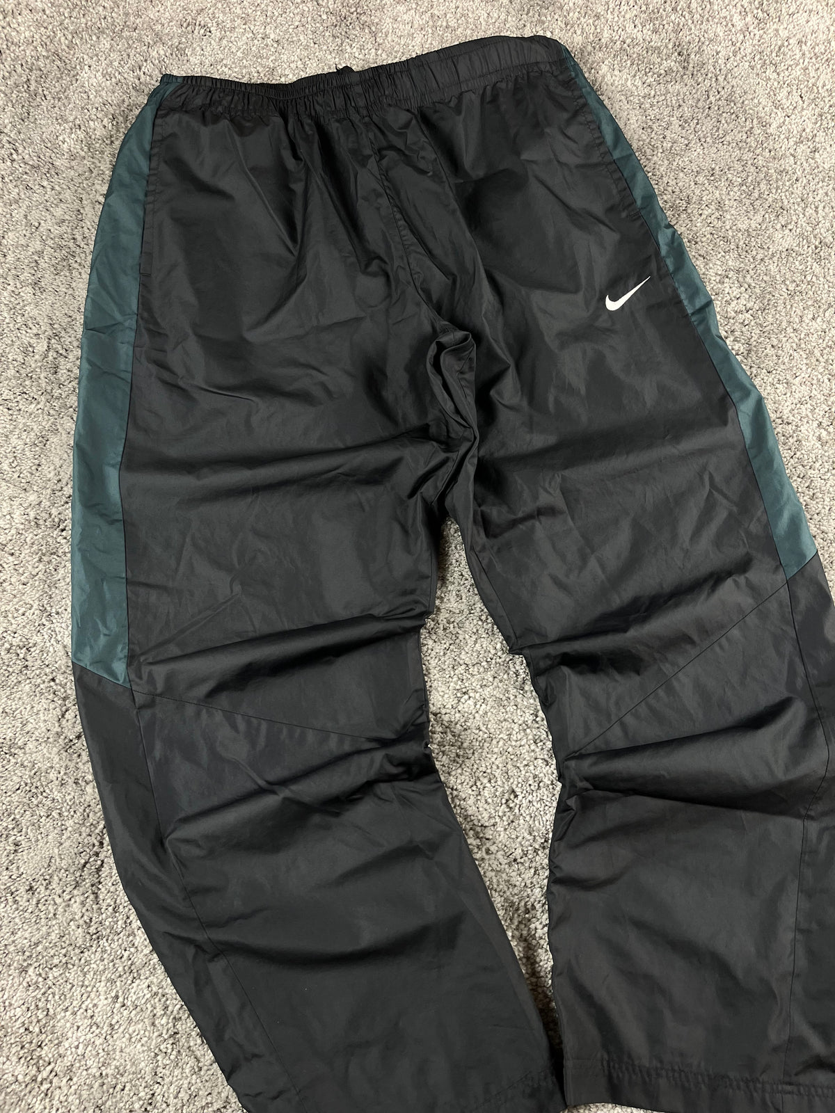 Pantalón deportivo Nike vintage años 2000 "Negro/Gris" (XL)