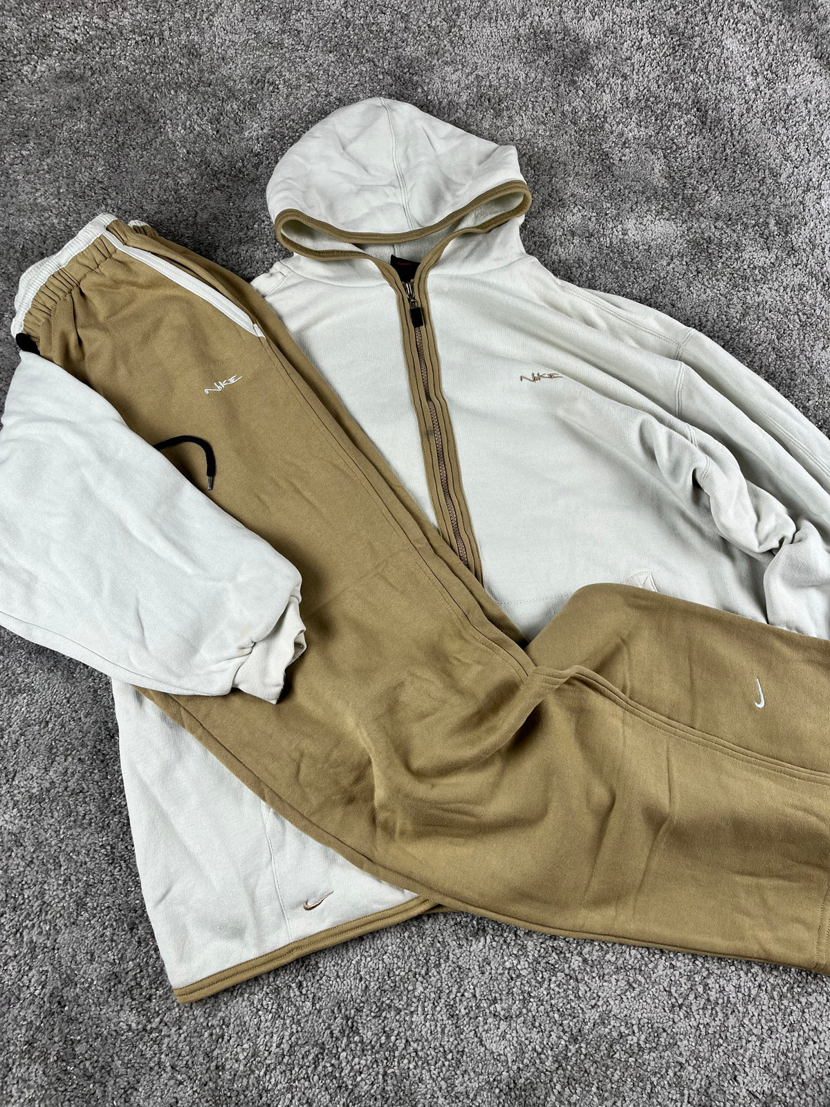 Nike Tracksuit Vintage 2000s "White/Beig" (XL)