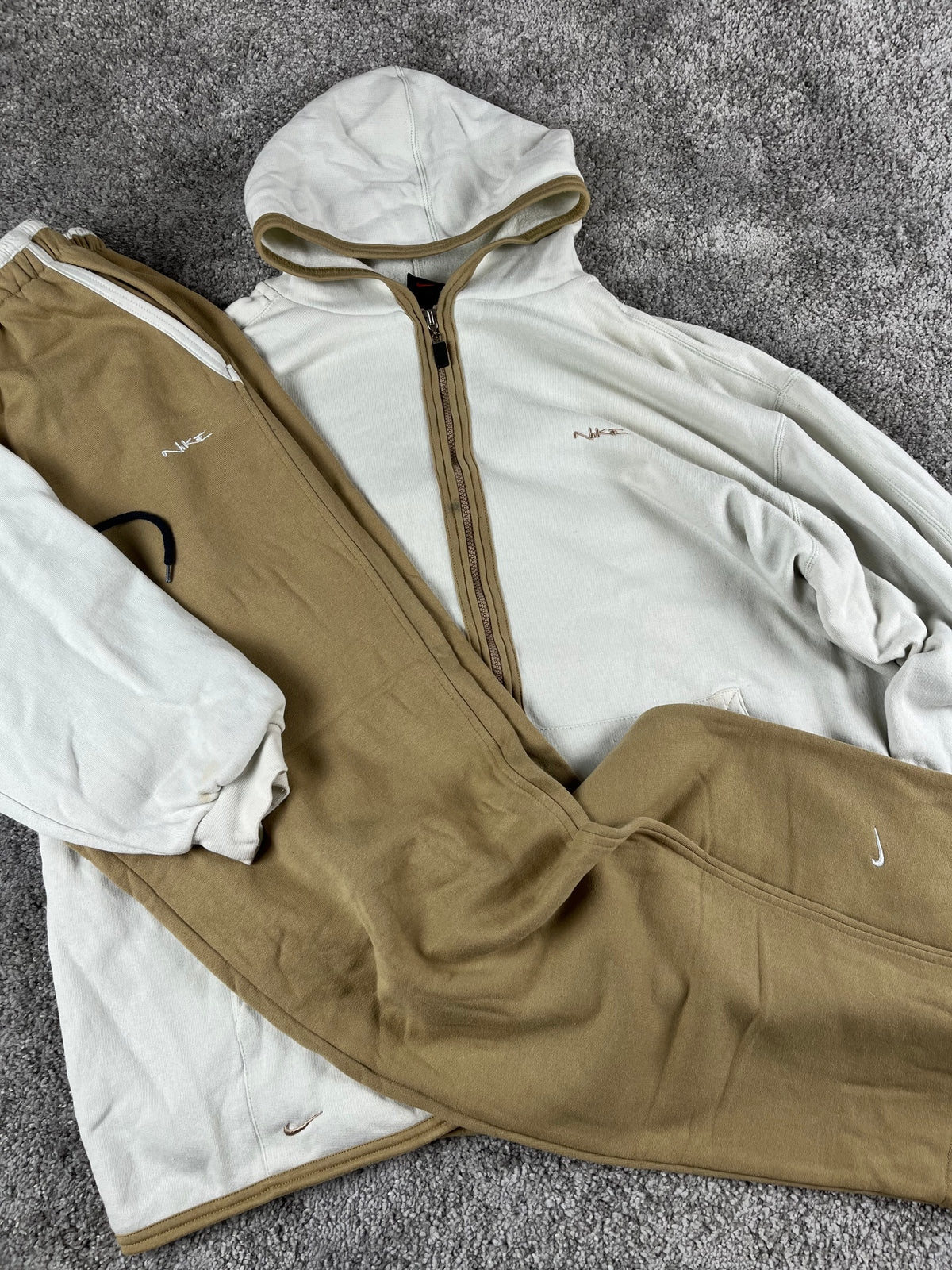 Nike Tracksuit Vintage 2000s "White/Beig" (XL)