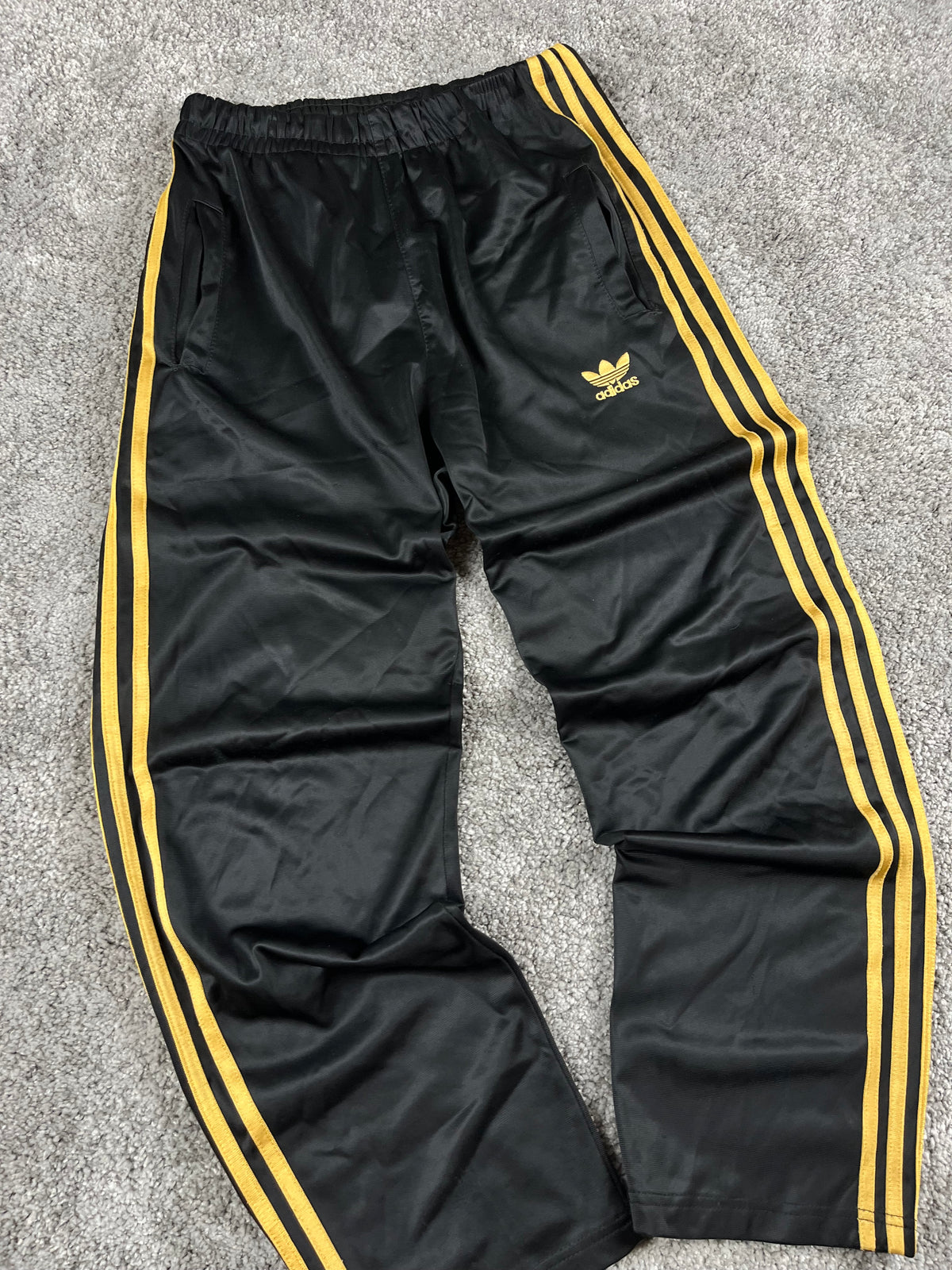 Adidas 3 Stripes Trackpant Vintage 2000s "Black/Gold" (S)