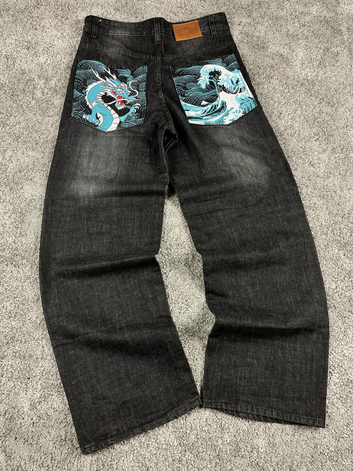 Urban Loops Jeans Y2K Baggy Streetwear "Washed Black" Estampado Dragon (M)