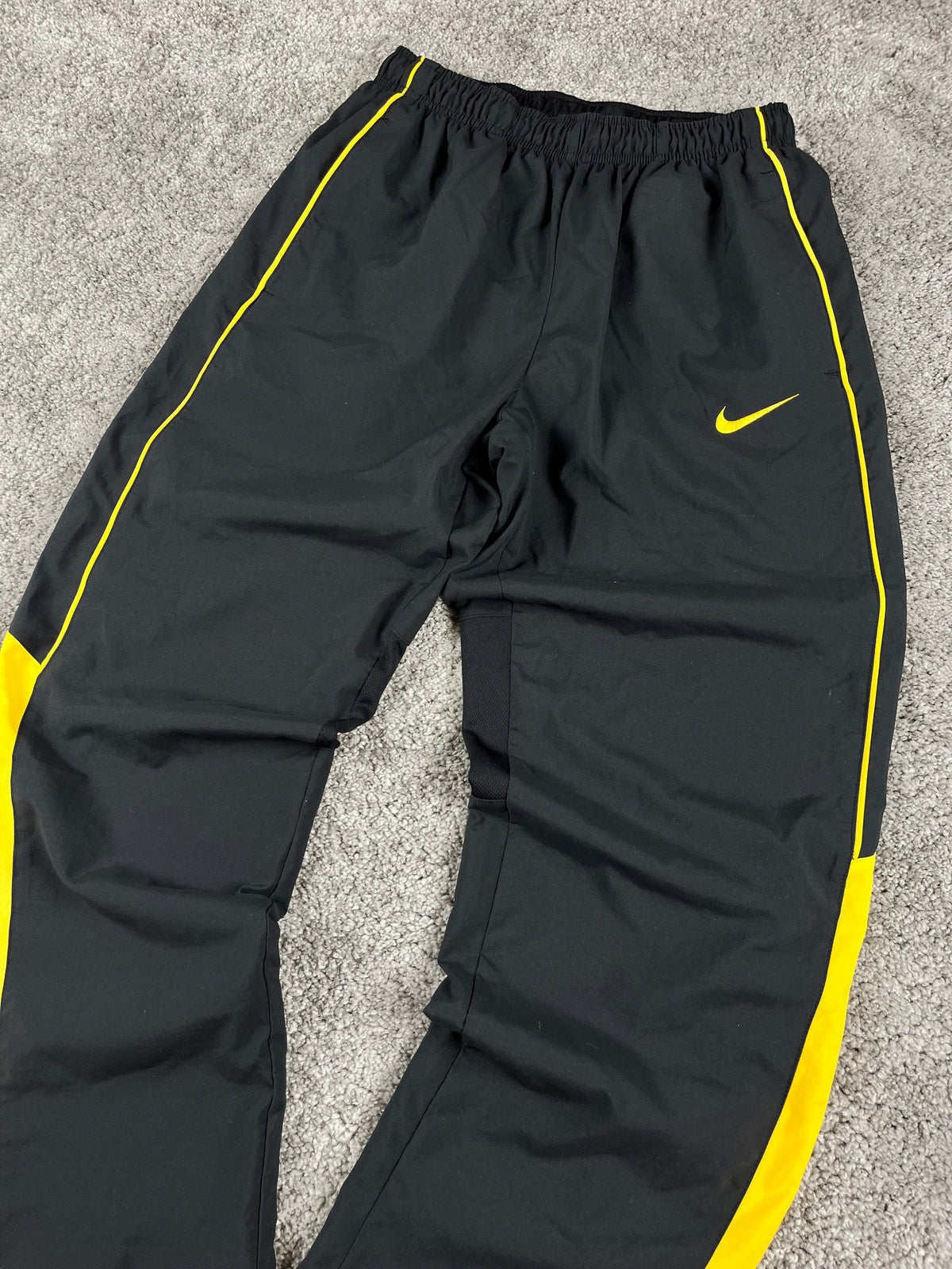 Nike Trackpant Vintage 2000s "Black/Yellow" (L)