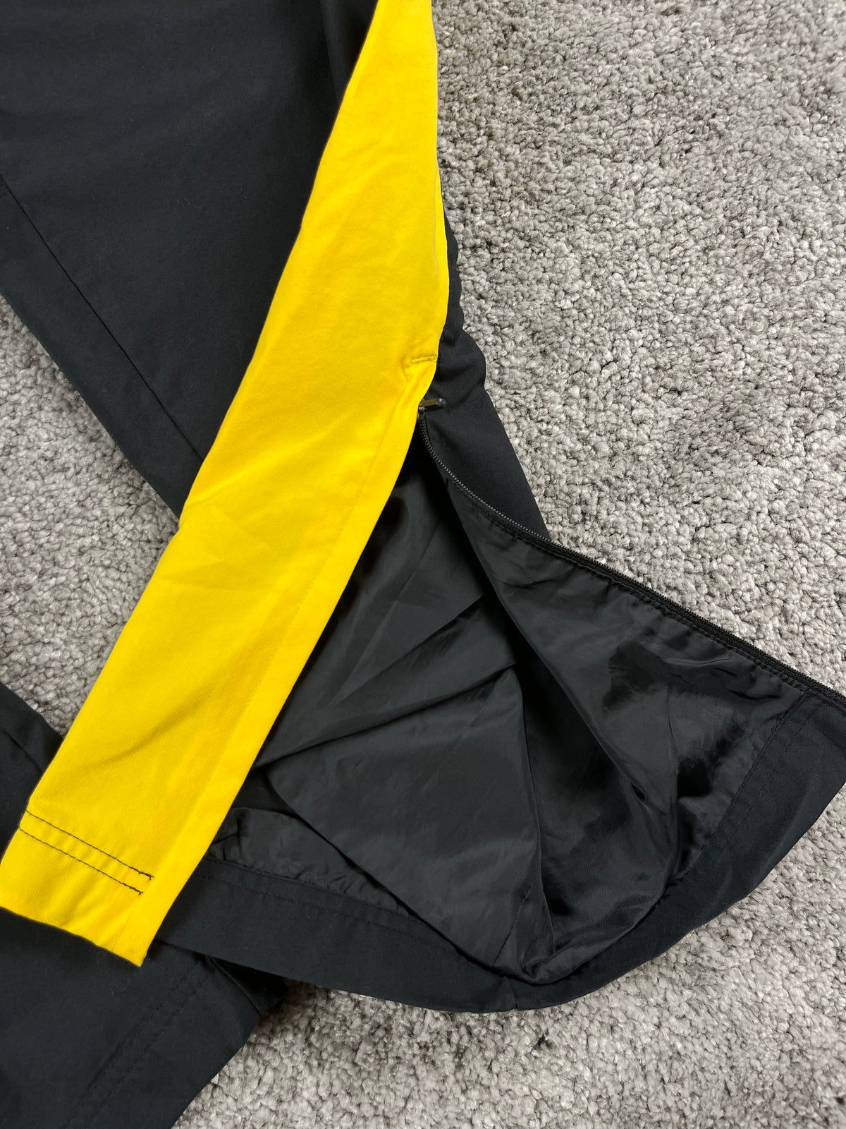 Nike Trackpant Vintage 2000s "Black/Yellow" (L)