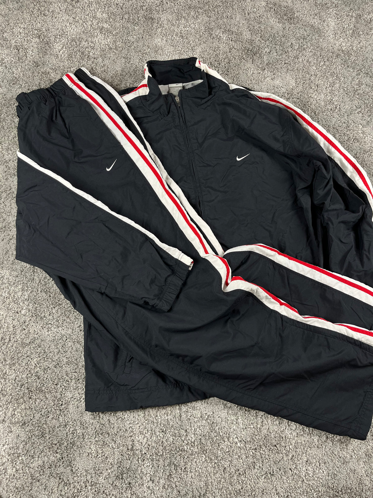 Nike Tracksuit Vintage 2000s "Black/White/Red" (XL)