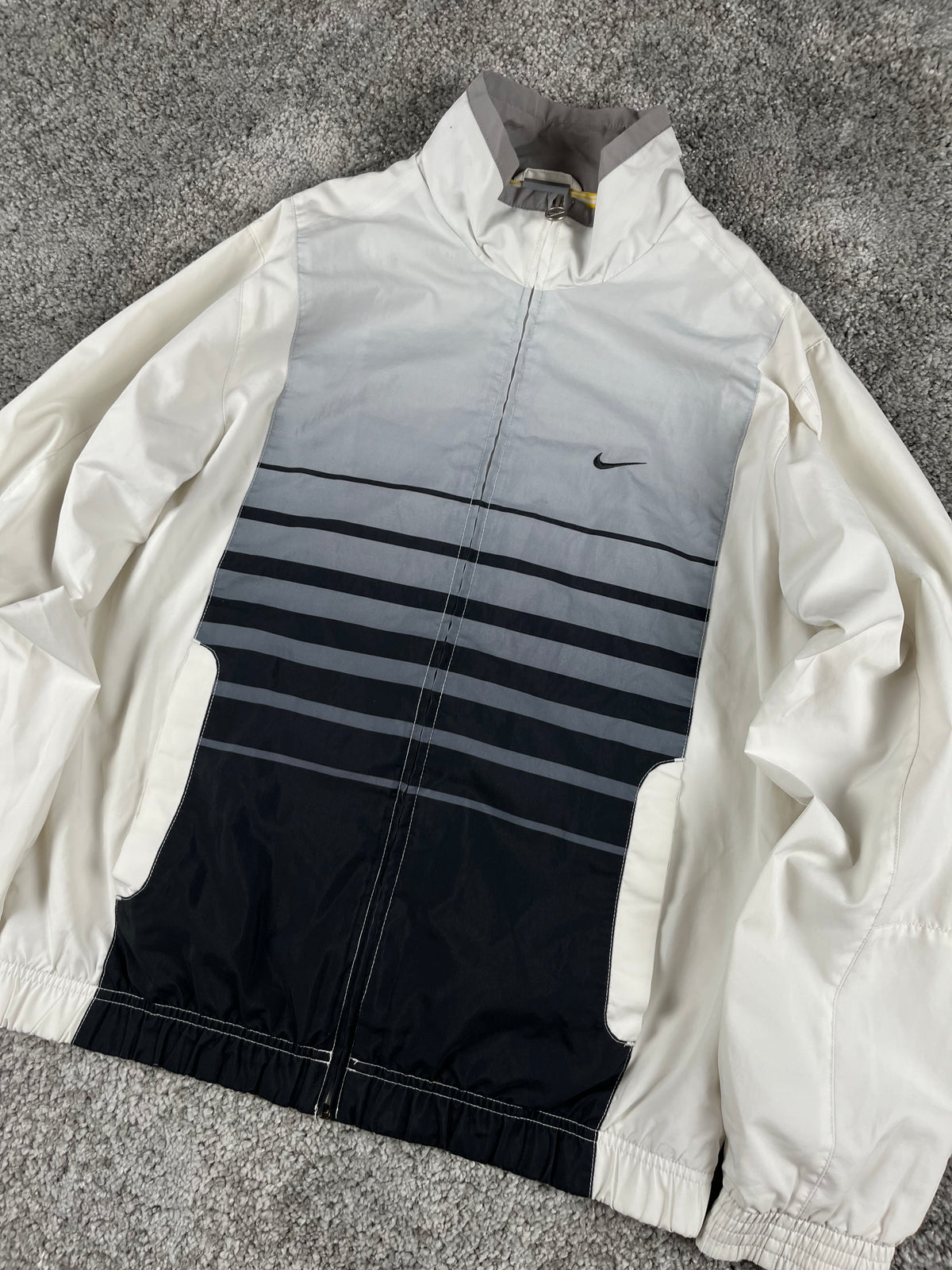 Chaqueta deportiva Nike vintage años 2000 "Blanco/Negro/Gris" (S)