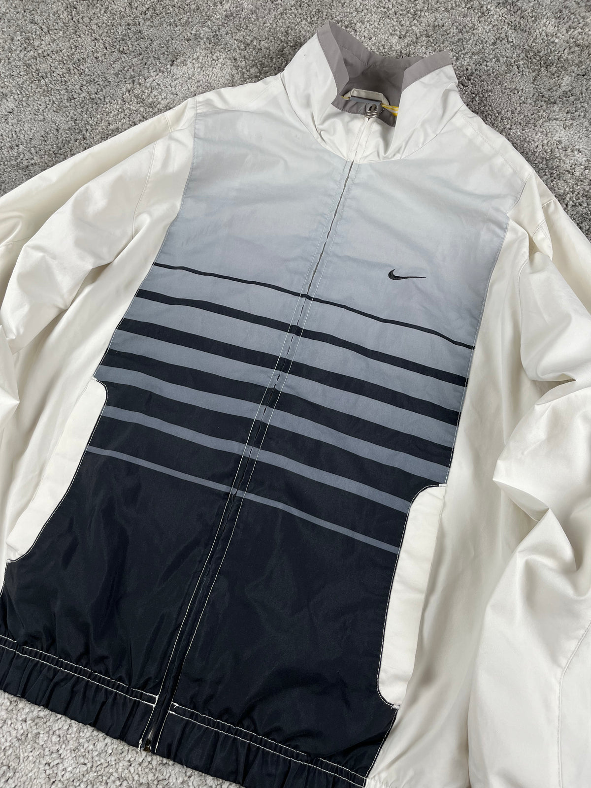 Chaqueta deportiva Nike vintage años 2000 "Blanco/Negro/Gris" (S)