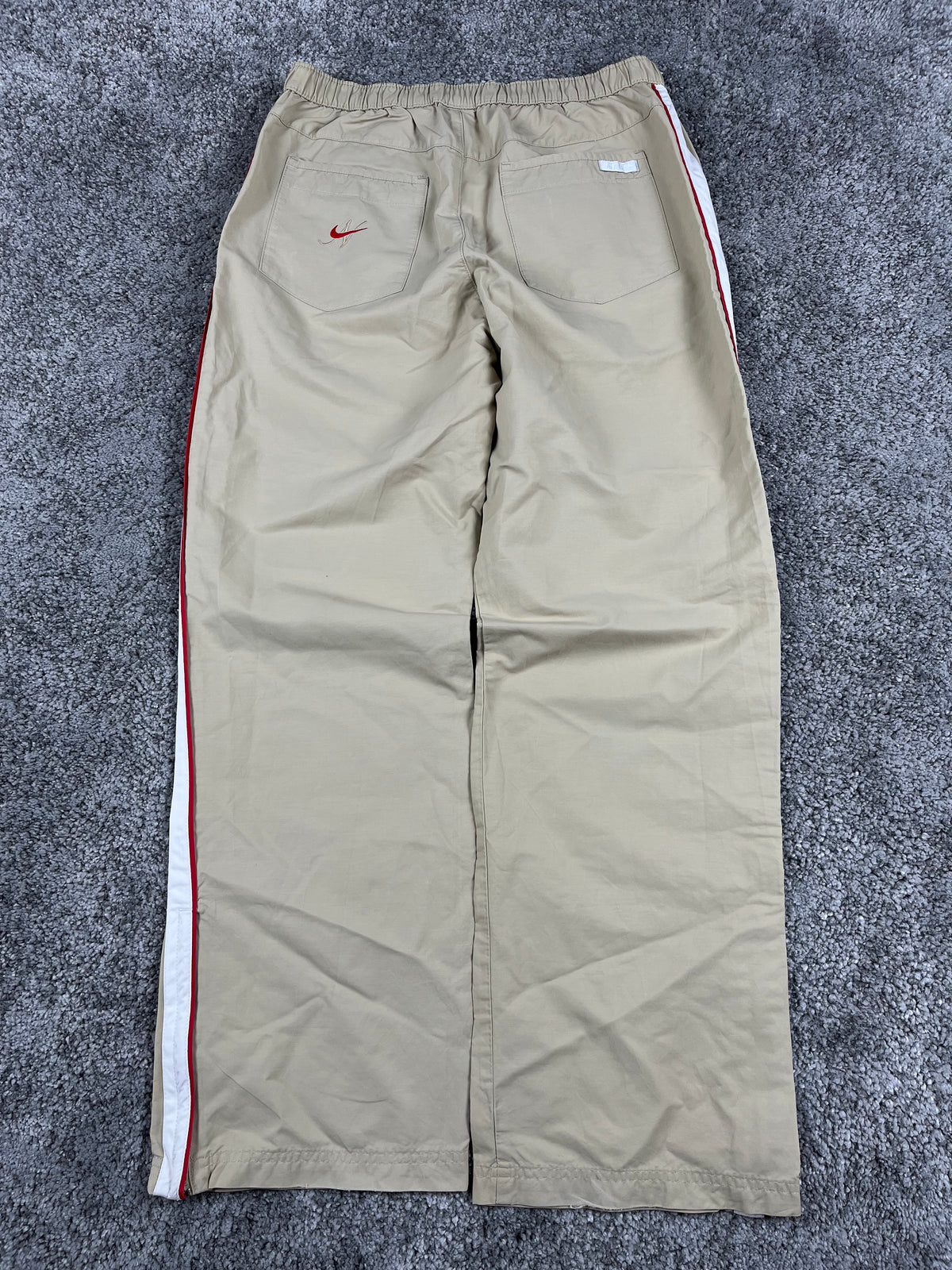 Pantalón de chándal Nike vintage años 2000 "Beige/Blanco/Rojo" (S)