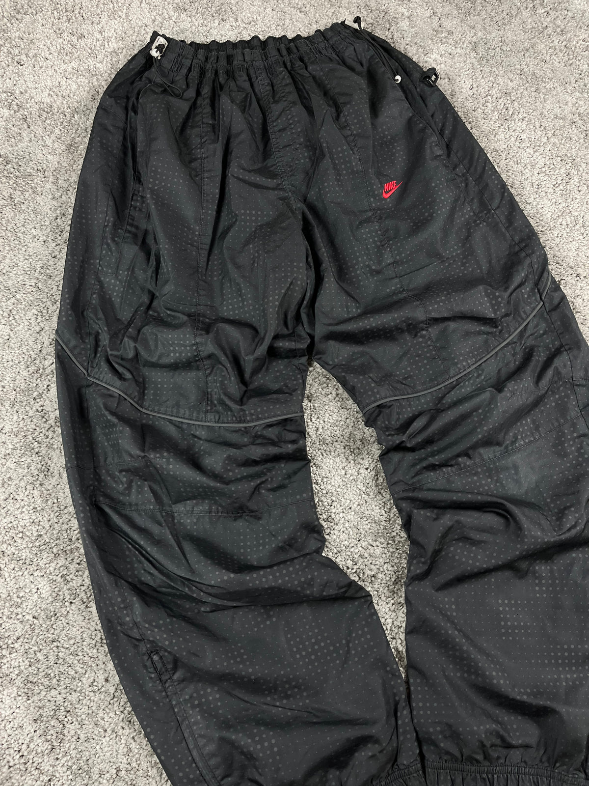 Pantalón de chándal Nike vintage poco común de los años 2000 "Negro/Rojo" (L)
