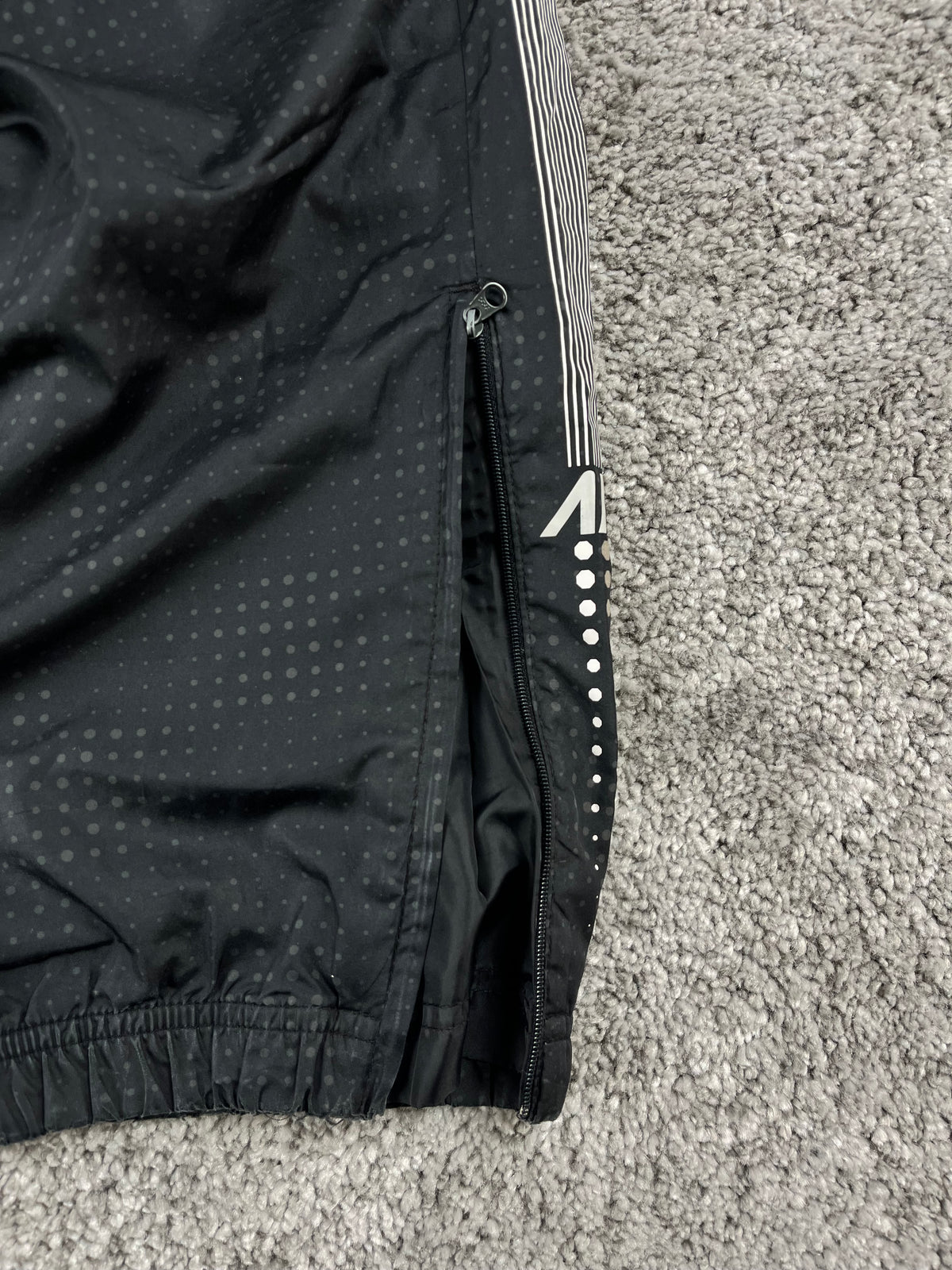 Pantalón de chándal Nike vintage poco común de los años 2000 "Negro/Rojo" (L)