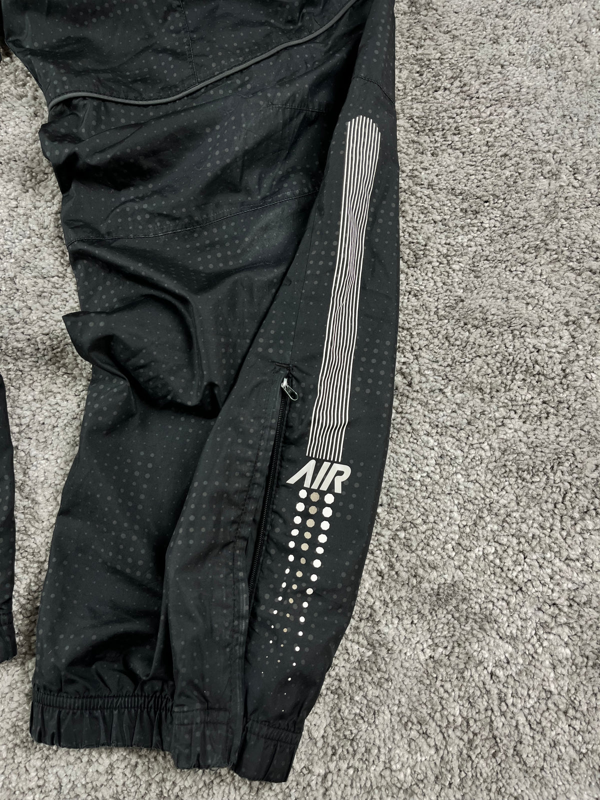 Pantalón de chándal Nike vintage poco común de los años 2000 "Negro/Rojo" (L)