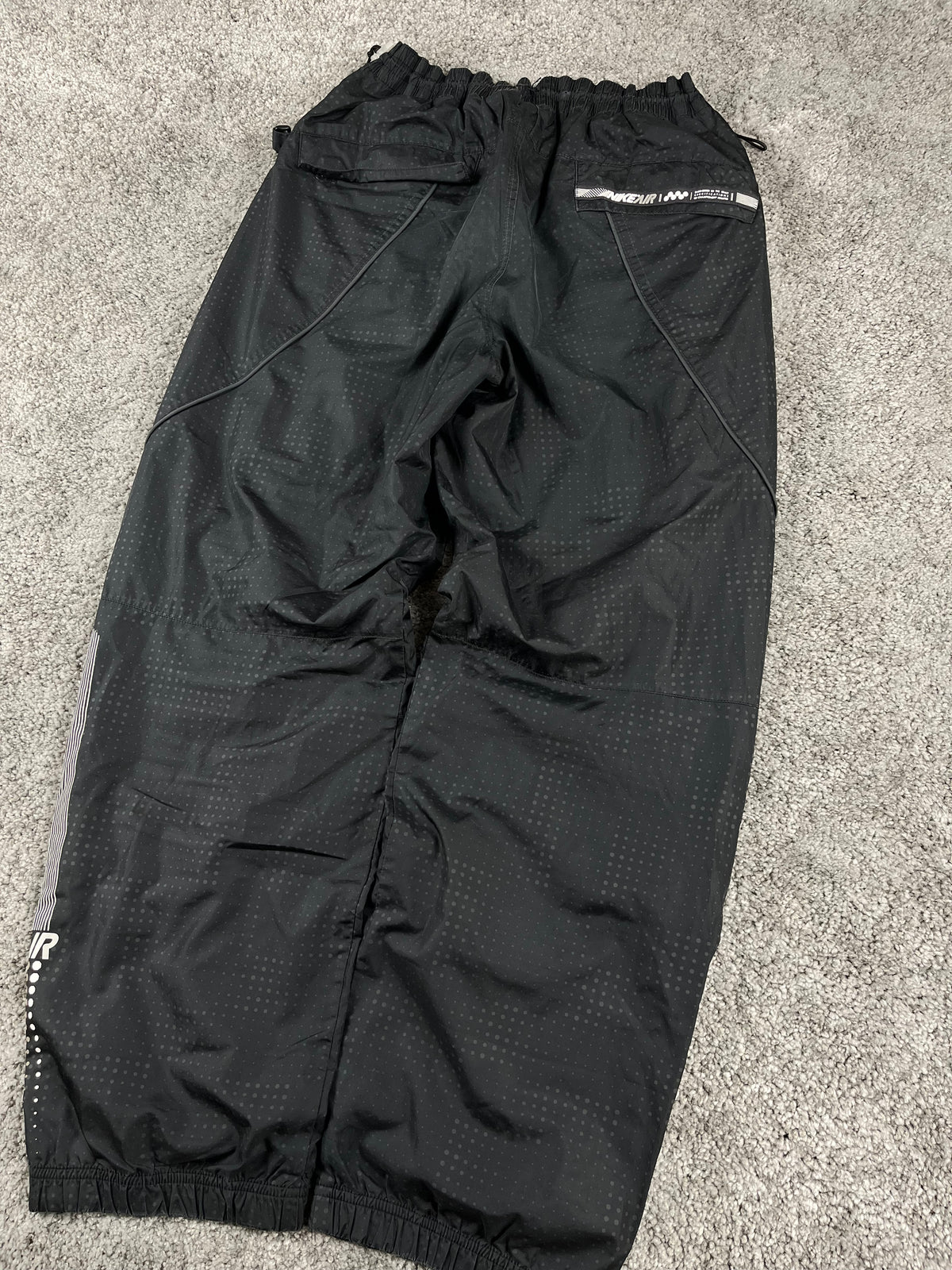 Pantalón de chándal Nike vintage poco común de los años 2000 "Negro/Rojo" (L)