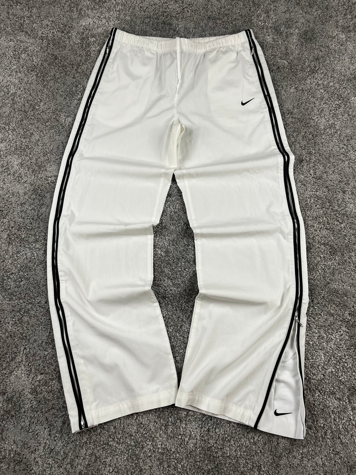 Nike Trackpant Vintage 2000s "White/Black" (S)