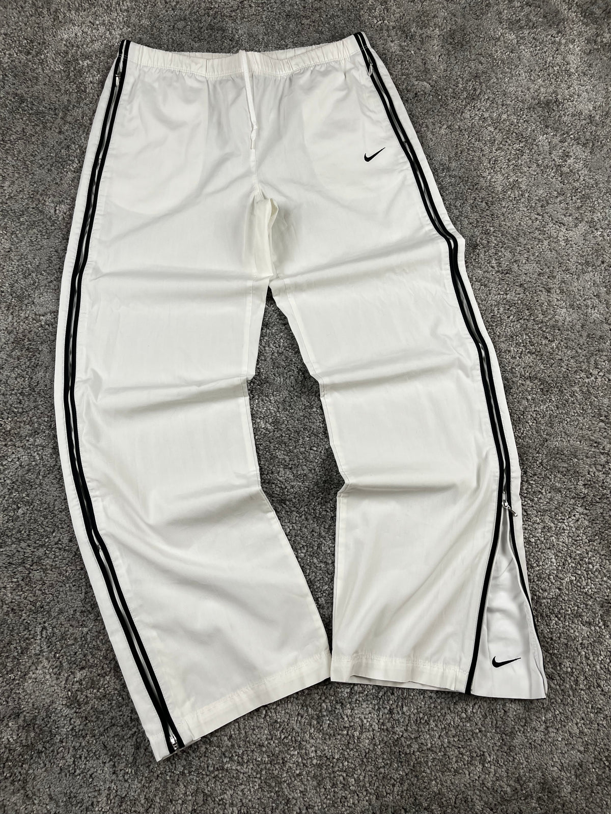 Nike Trackpant Vintage 2000s "White/Black" (S)