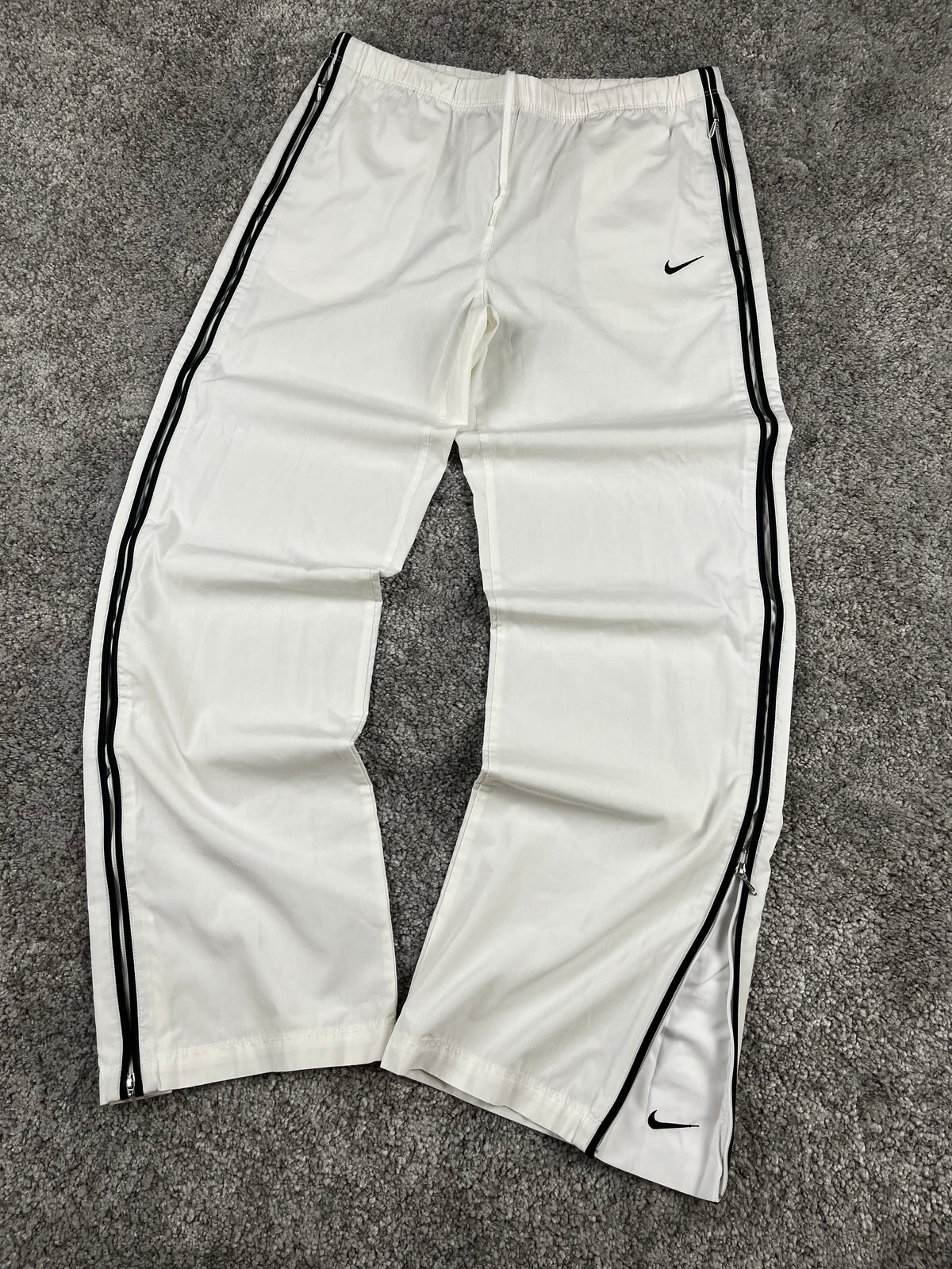 Nike Trackpant Vintage 2000s "White/Black" (S)
