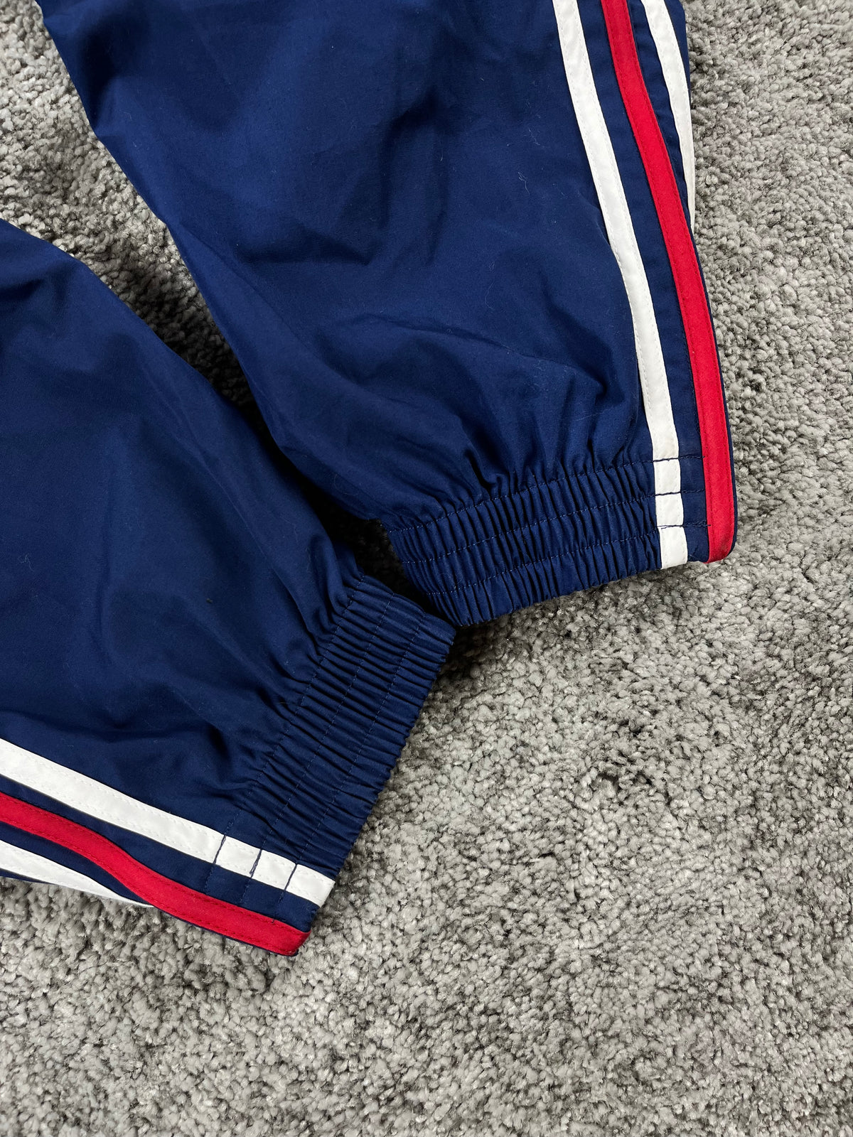 Pantalon de survêtement Adidas vintage années 2000 "Bleu marine/Rouge/Blanc" (M)