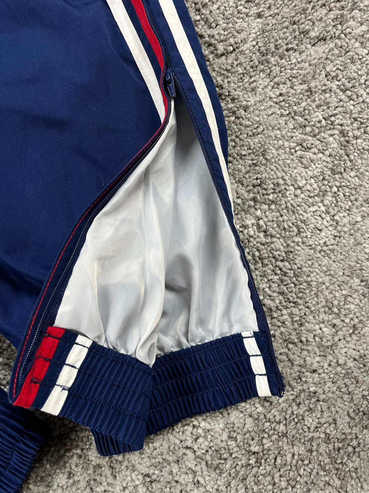 Pantalon de survêtement Adidas vintage années 2000 "Bleu marine/Rouge/Blanc" (M)