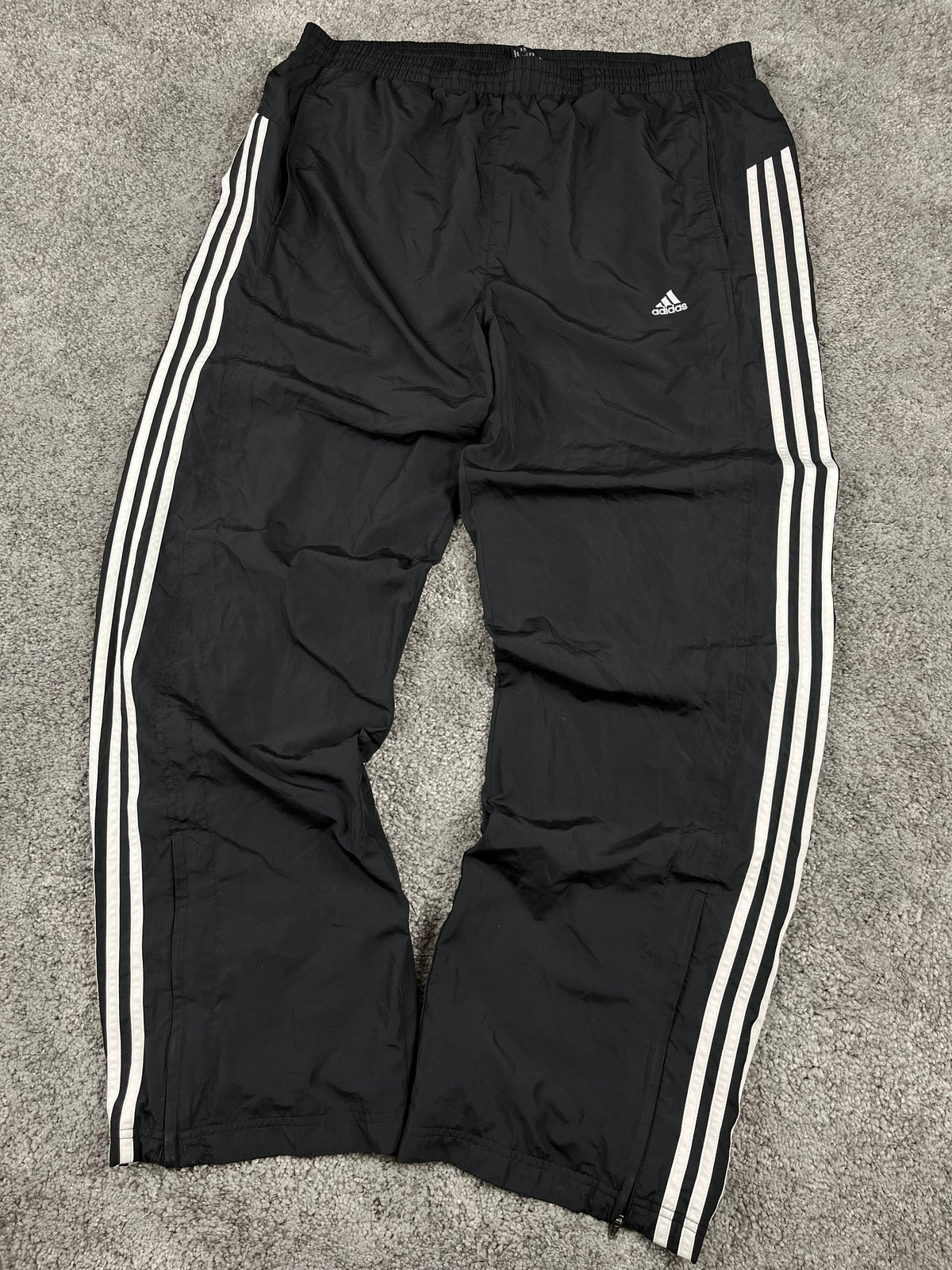 Pantalón de chándal Adidas 3 Stripes Vintage años 2000 "Negro/Blanco" (XL)