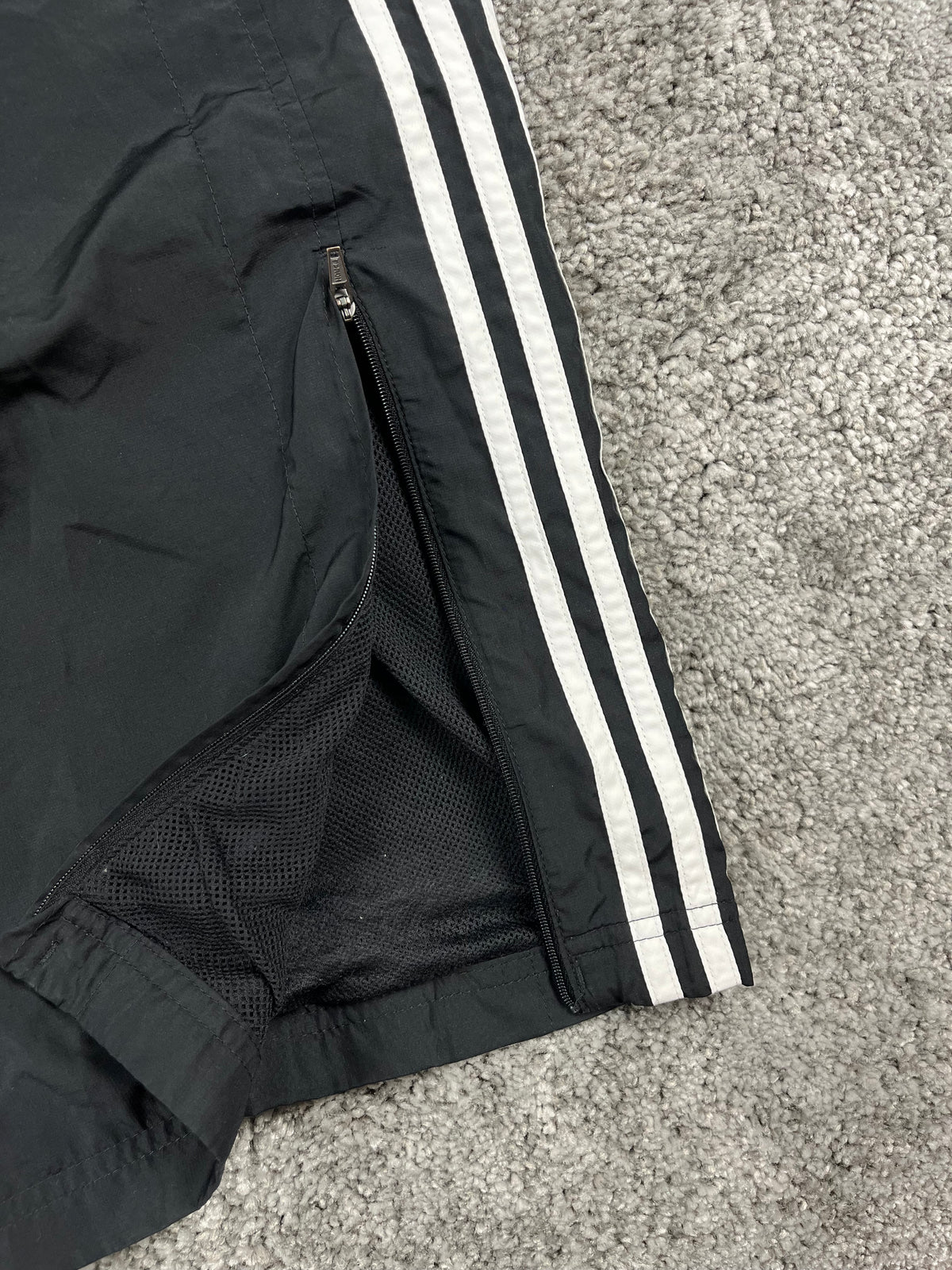 Pantalón de chándal Adidas 3 Stripes Vintage años 2000 "Negro/Blanco" (XL)
