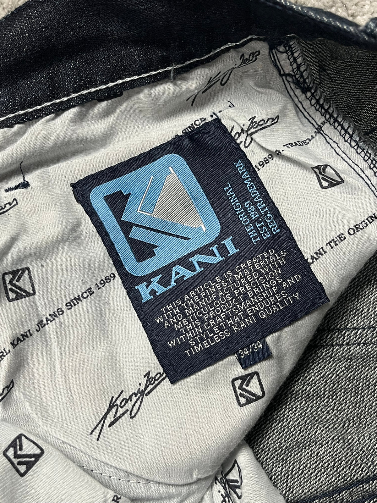 Vaqueros Karl Kani fabricados en EE. UU., estilo urbano holgado Y2K, "denim" estampado (44/L)