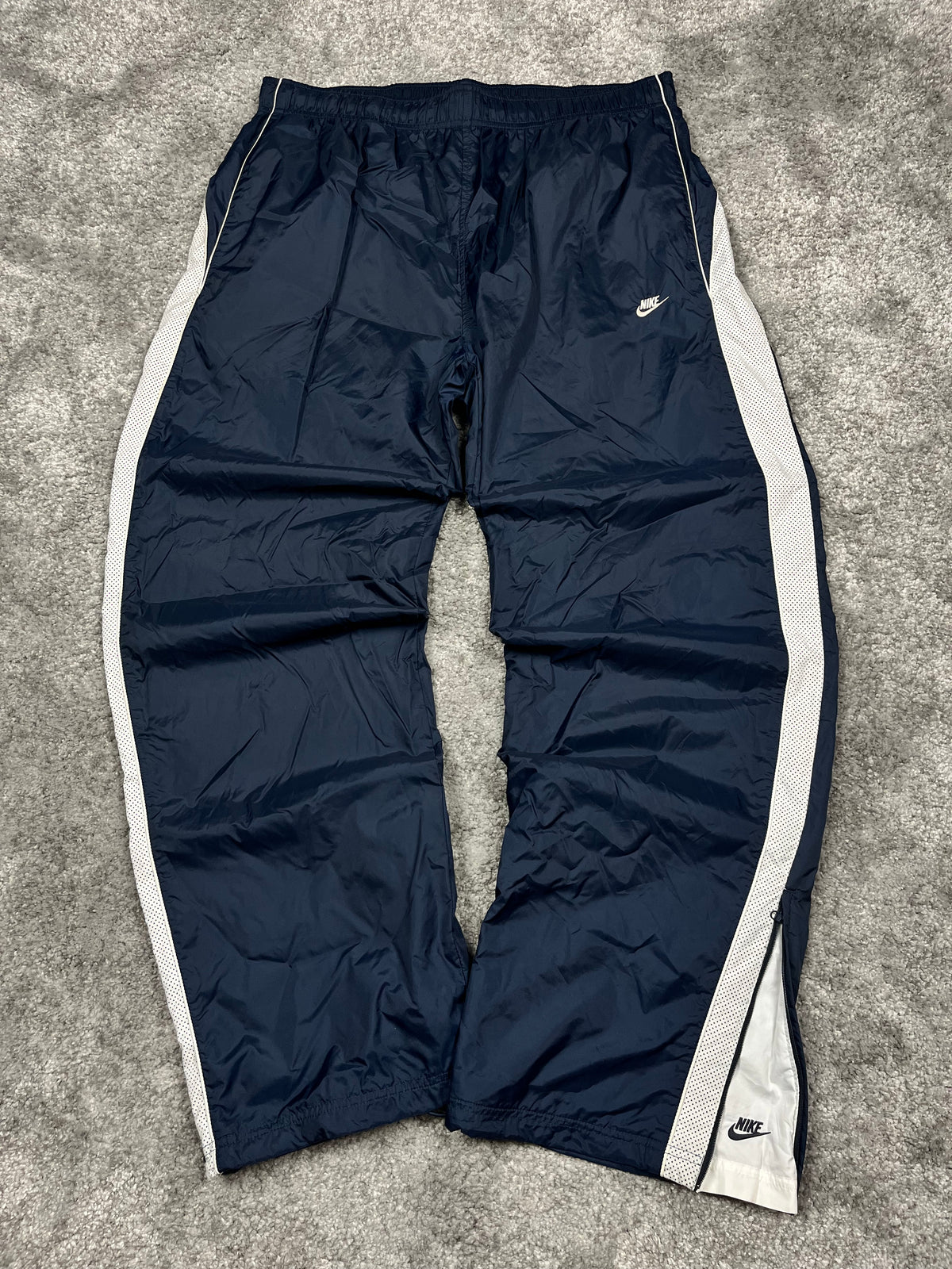 Pantalón deportivo Nike vintage años 2000 "Azul marino/Blanco" (XL)