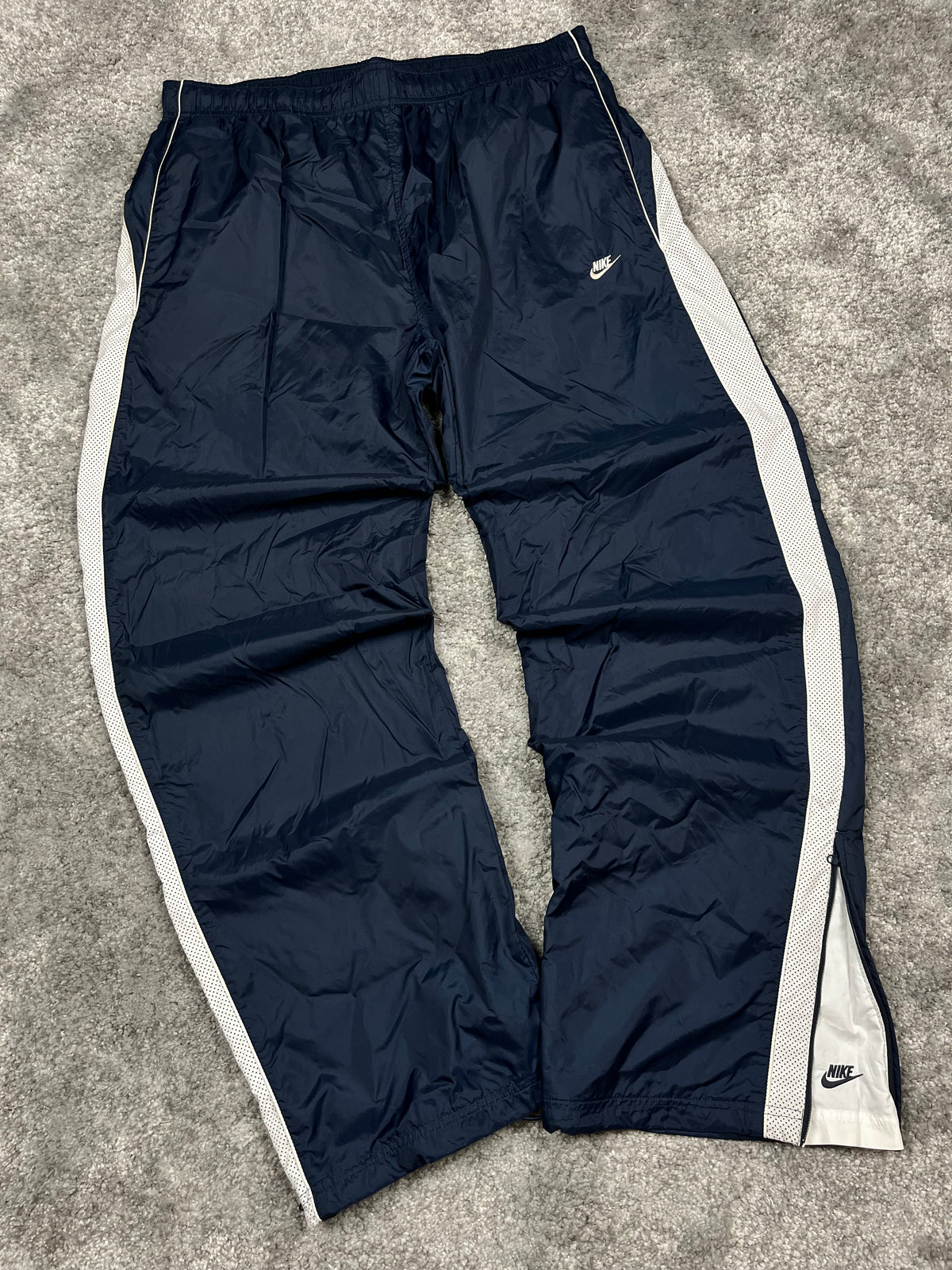 Pantalón deportivo Nike vintage años 2000 "Azul marino/Blanco" (XL)