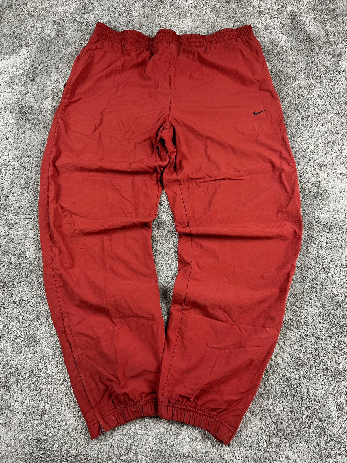 Pantalón deportivo vintage Nike años 2000 "Granate/Negro" (M)