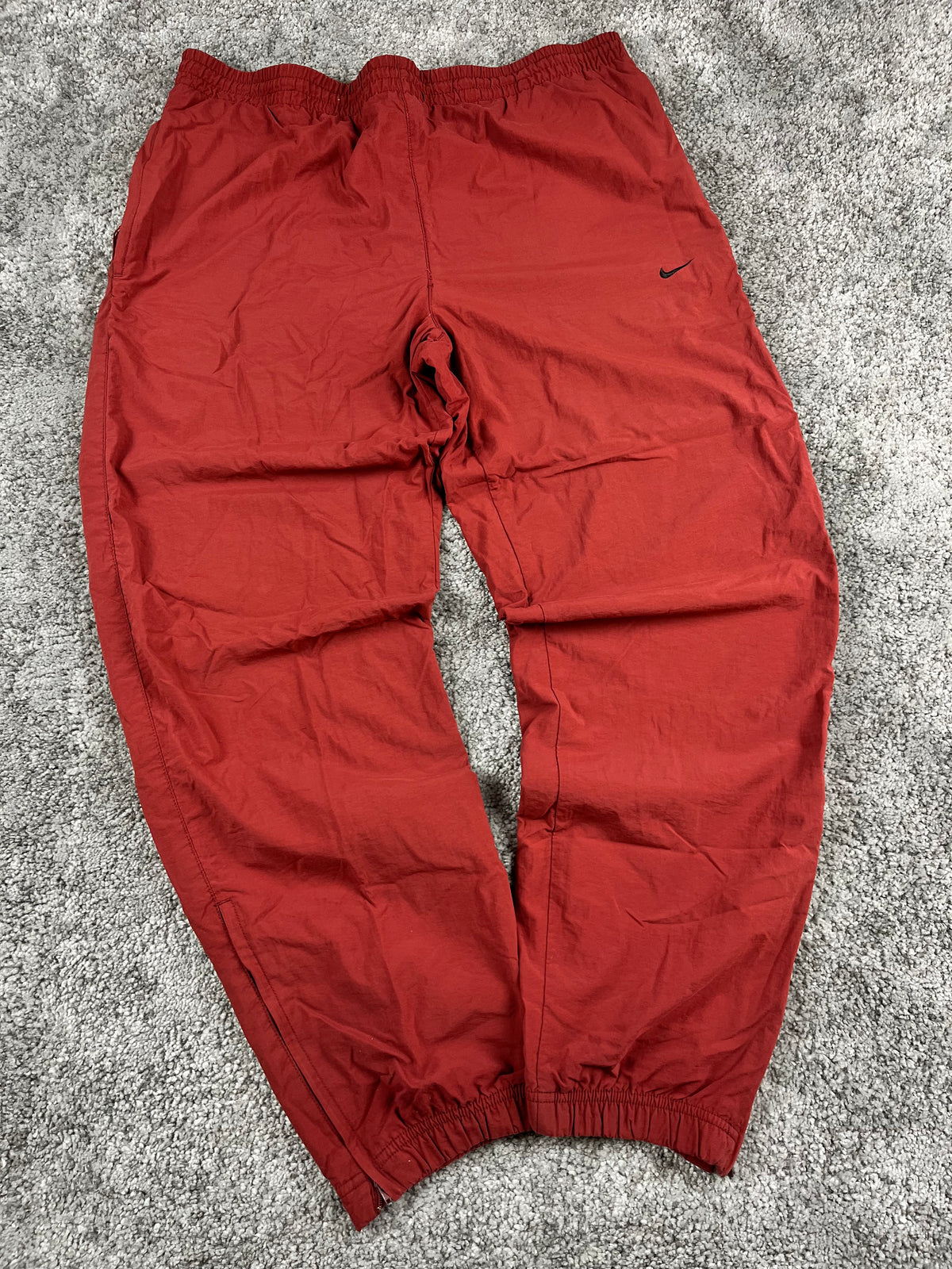 Pantalón deportivo vintage Nike años 2000 "Granate/Negro" (M)
