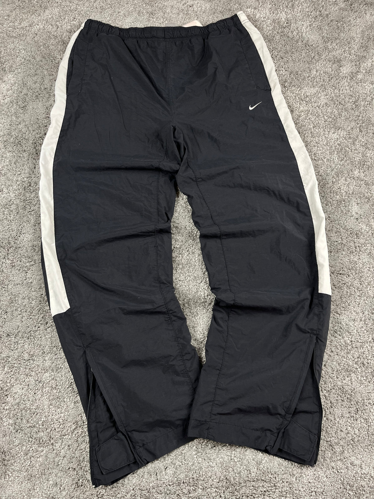 Pantalón deportivo Nike vintage años 2000 "Negro/Blanco" (XL)