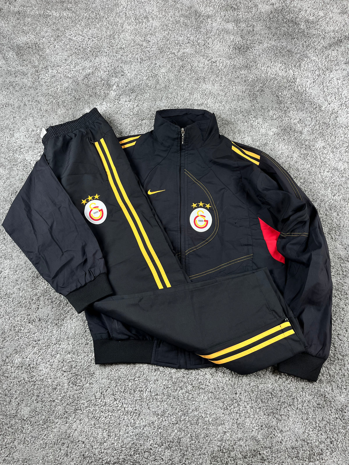 Nike x Galatasaray Tracksuit Vintage 2000s "Black/Yellow" (S)