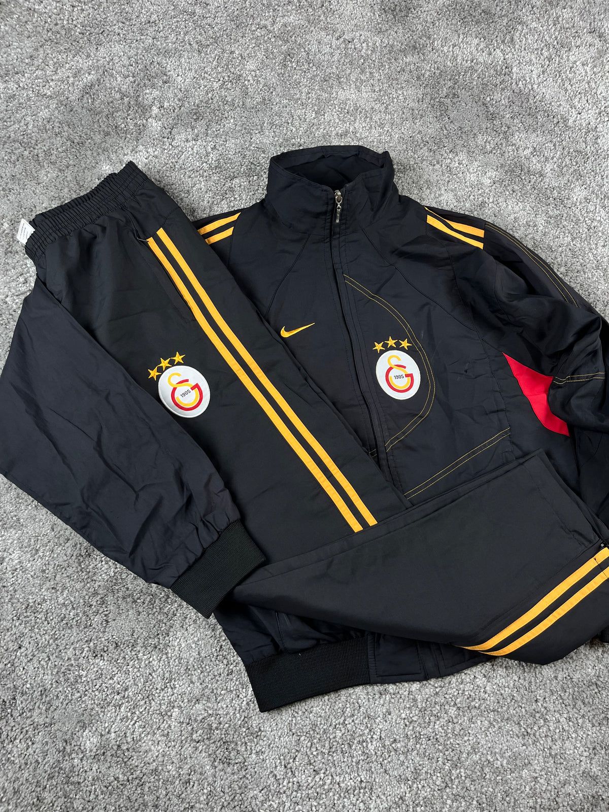 Nike x Galatasaray Tracksuit Vintage 2000s "Black/Yellow" (S)