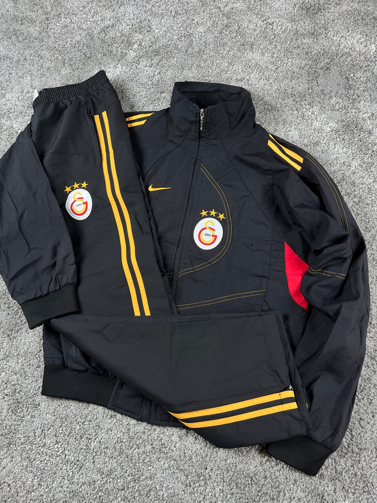Nike x Galatasaray Tracksuit Vintage 2000s "Black/Yellow" (S)
