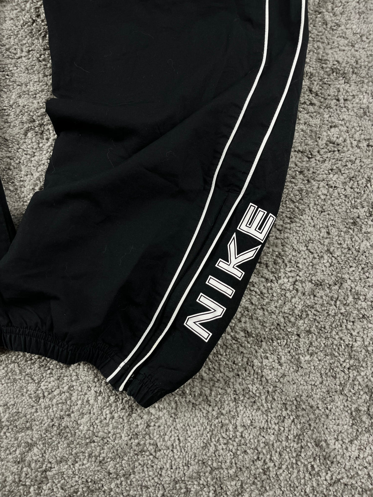 Pantalon de survêtement Nike vintage années 2000 "Noir/Blanc" (XL)