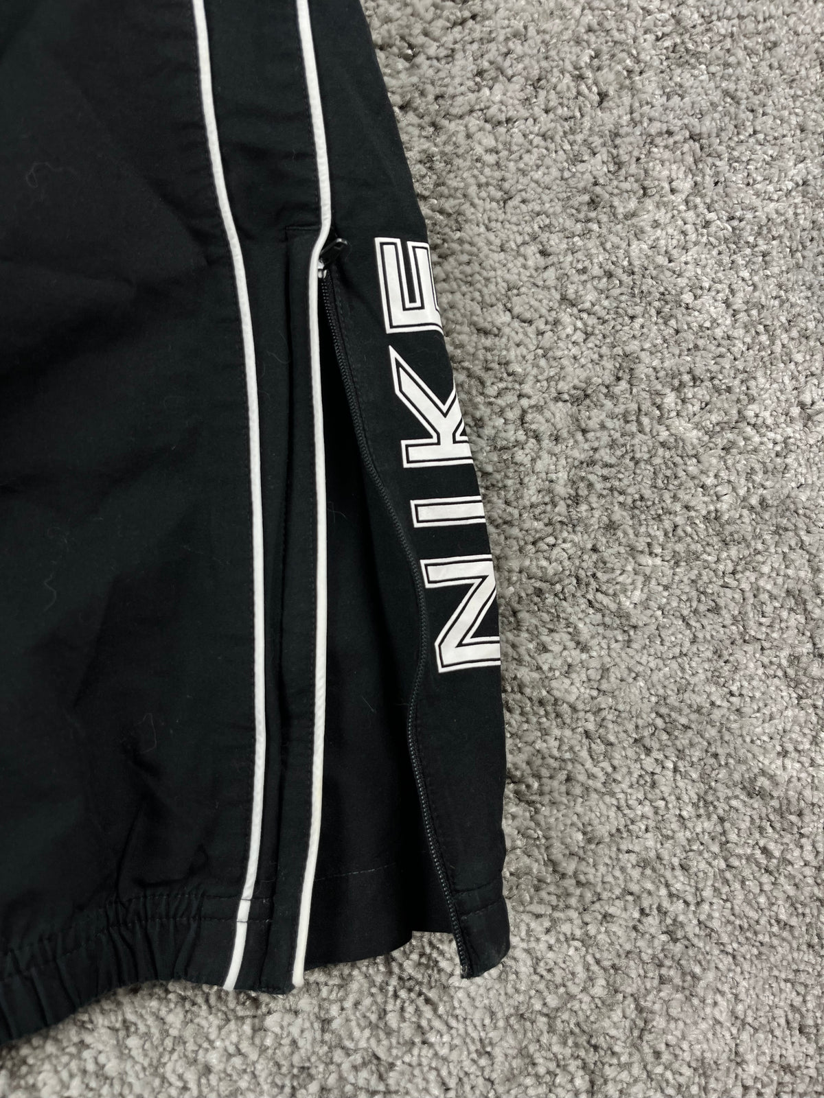 Pantalon de survêtement Nike vintage années 2000 "Noir/Blanc" (XL)