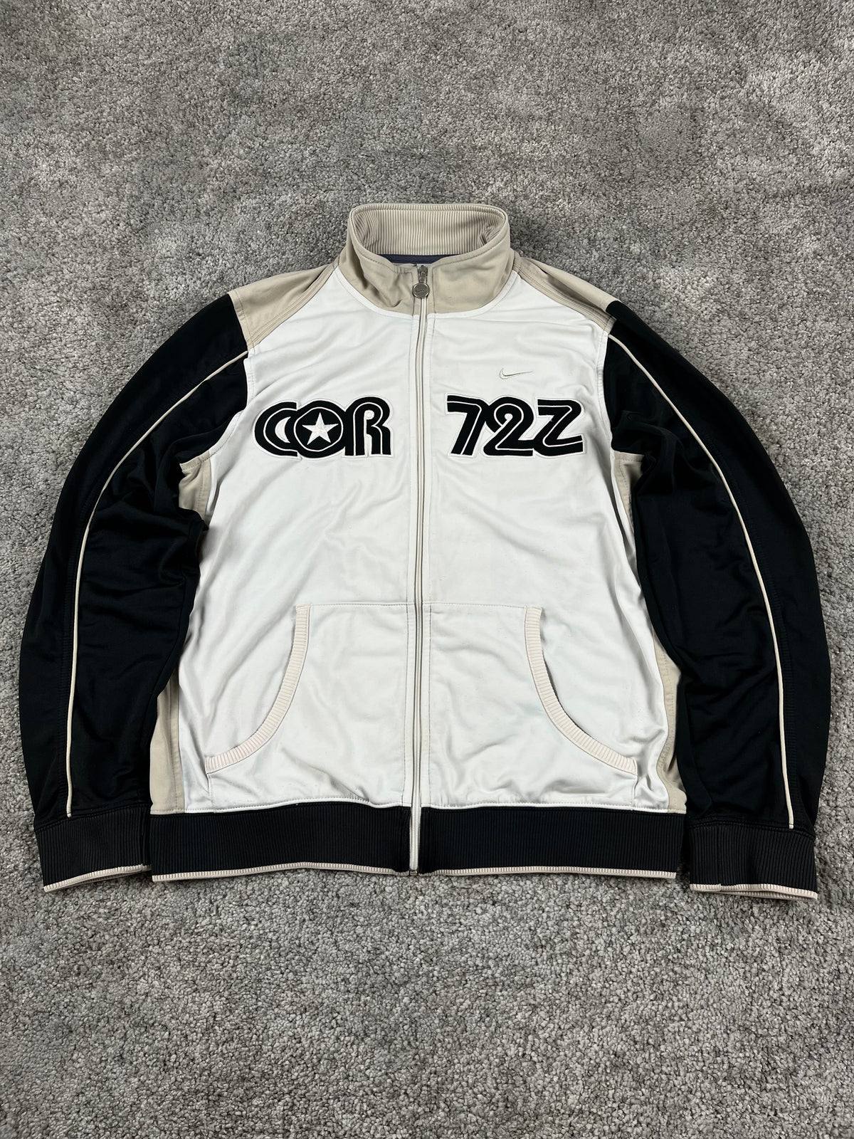 Nike Tracksuit Vintage 2000s "White/Black/Beig" (M)