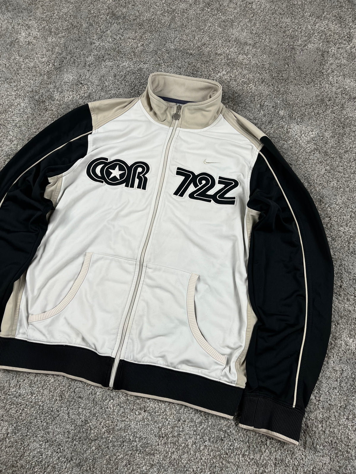 Nike Tracksuit Vintage 2000s "White/Black/Beig" (M)