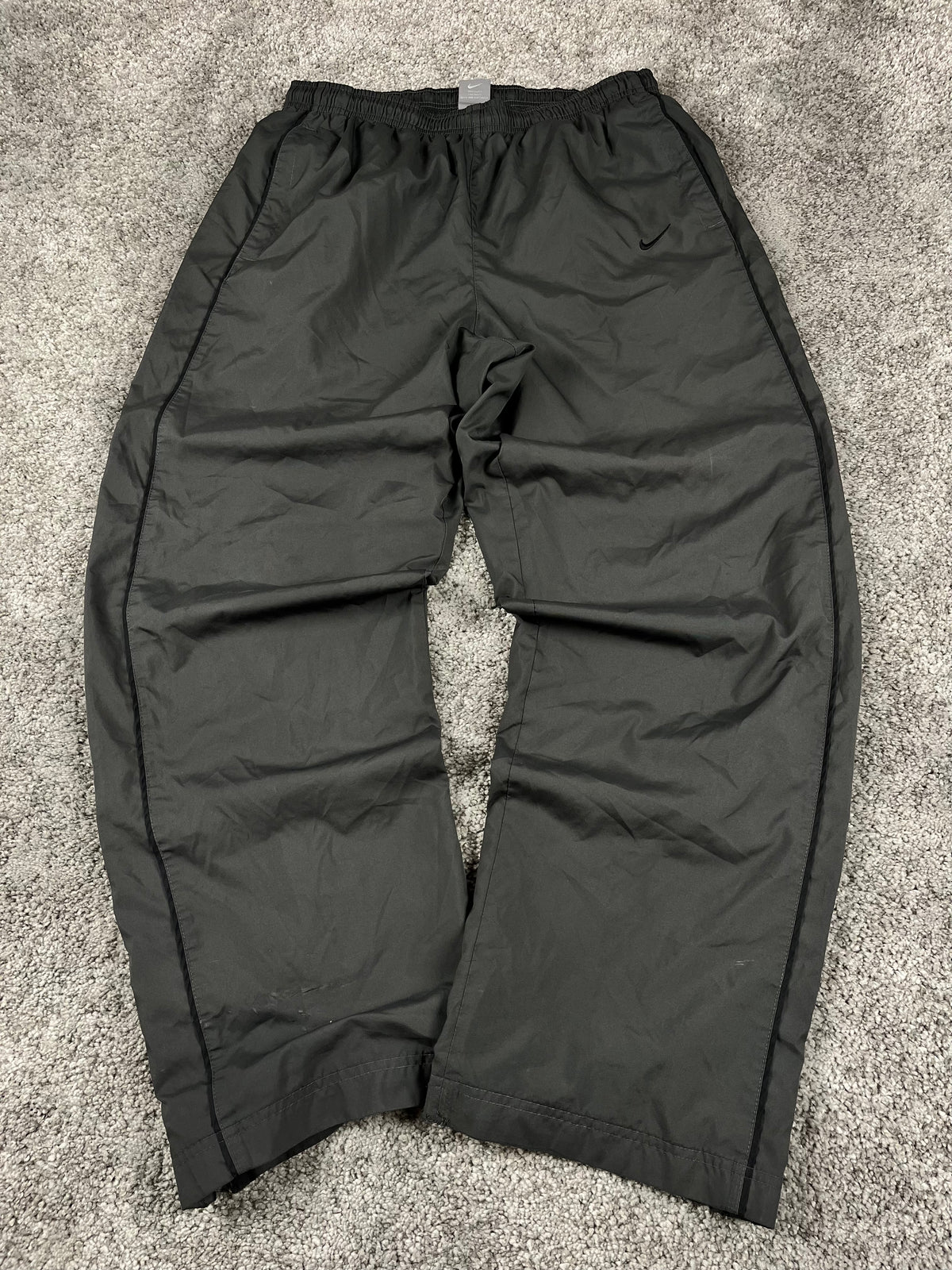 Pantalón deportivo Nike vintage años 2000 "Gris/Negro" (L)