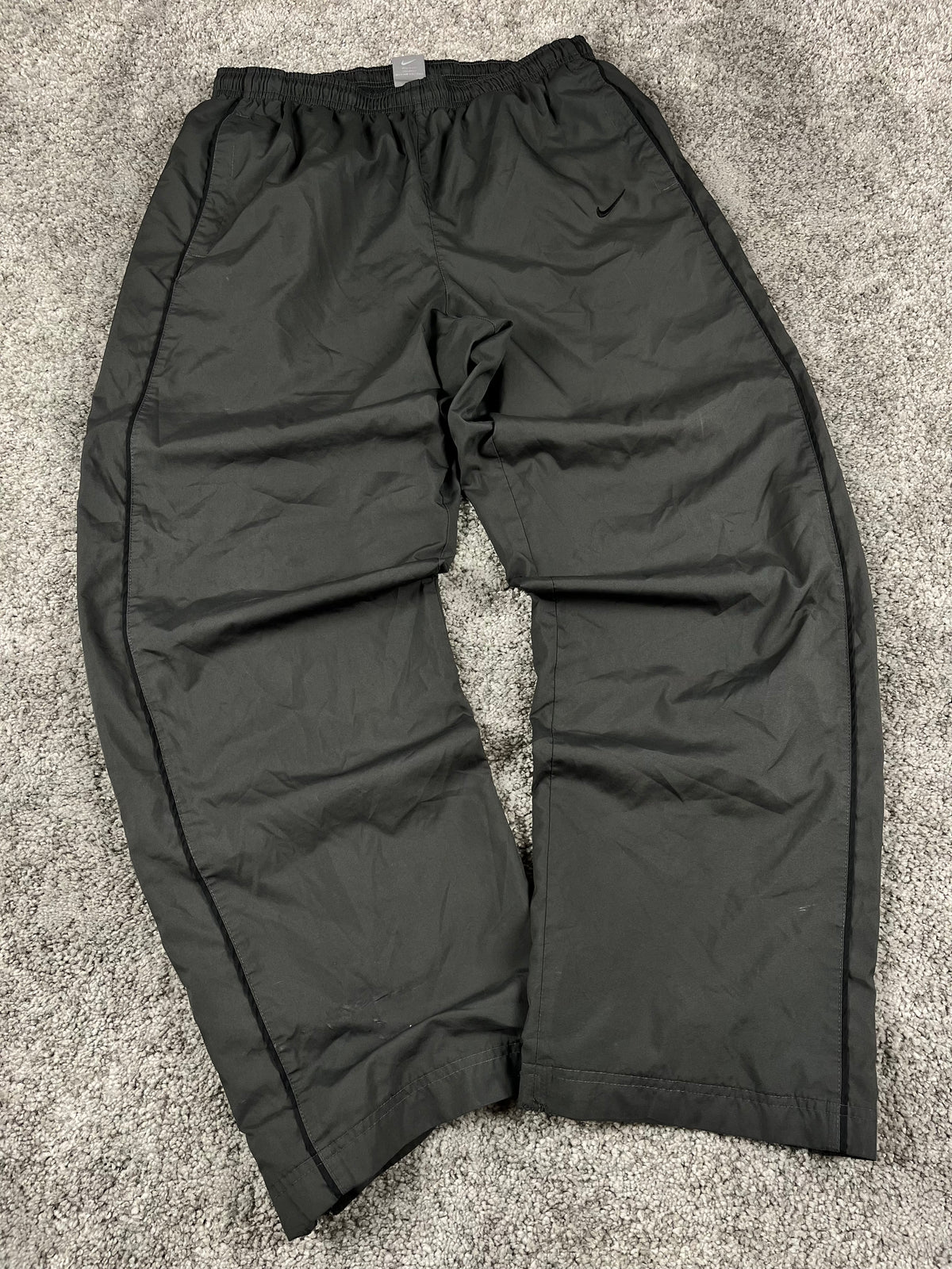Pantalón deportivo Nike vintage años 2000 "Gris/Negro" (L)
