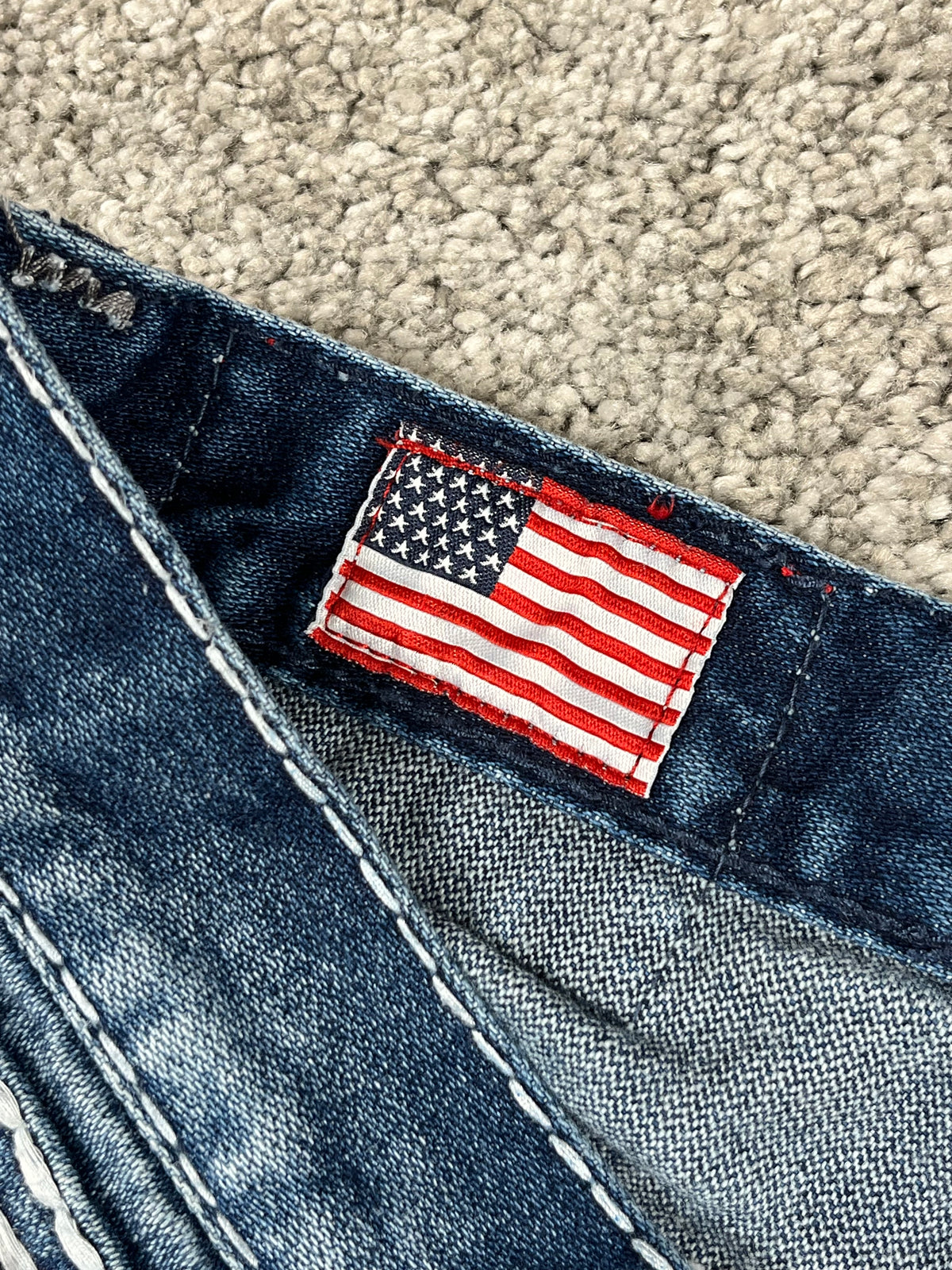 Jean True Religion « Made in USA » style baggy streetwear Y2K, motif « Denim » (S)