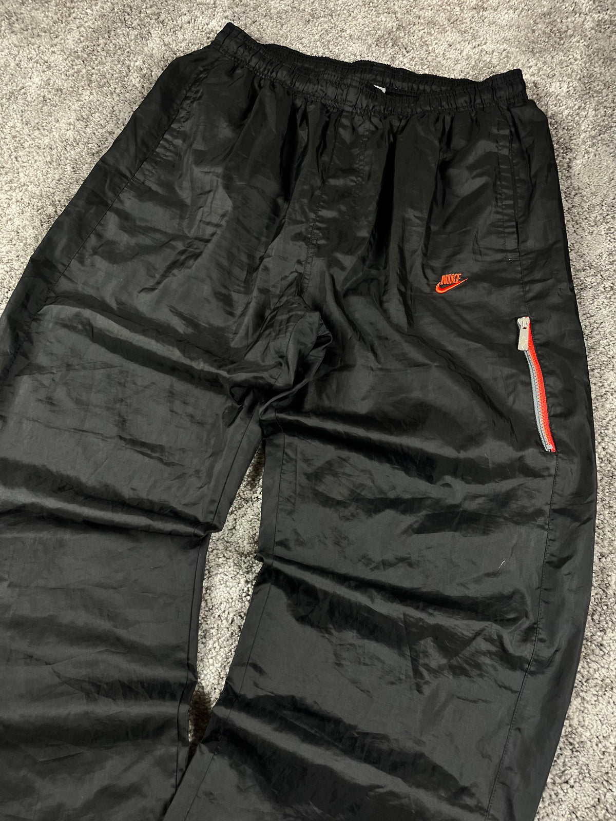 Nike Trackpant Vintage 2000s "Black/Red" (XL)