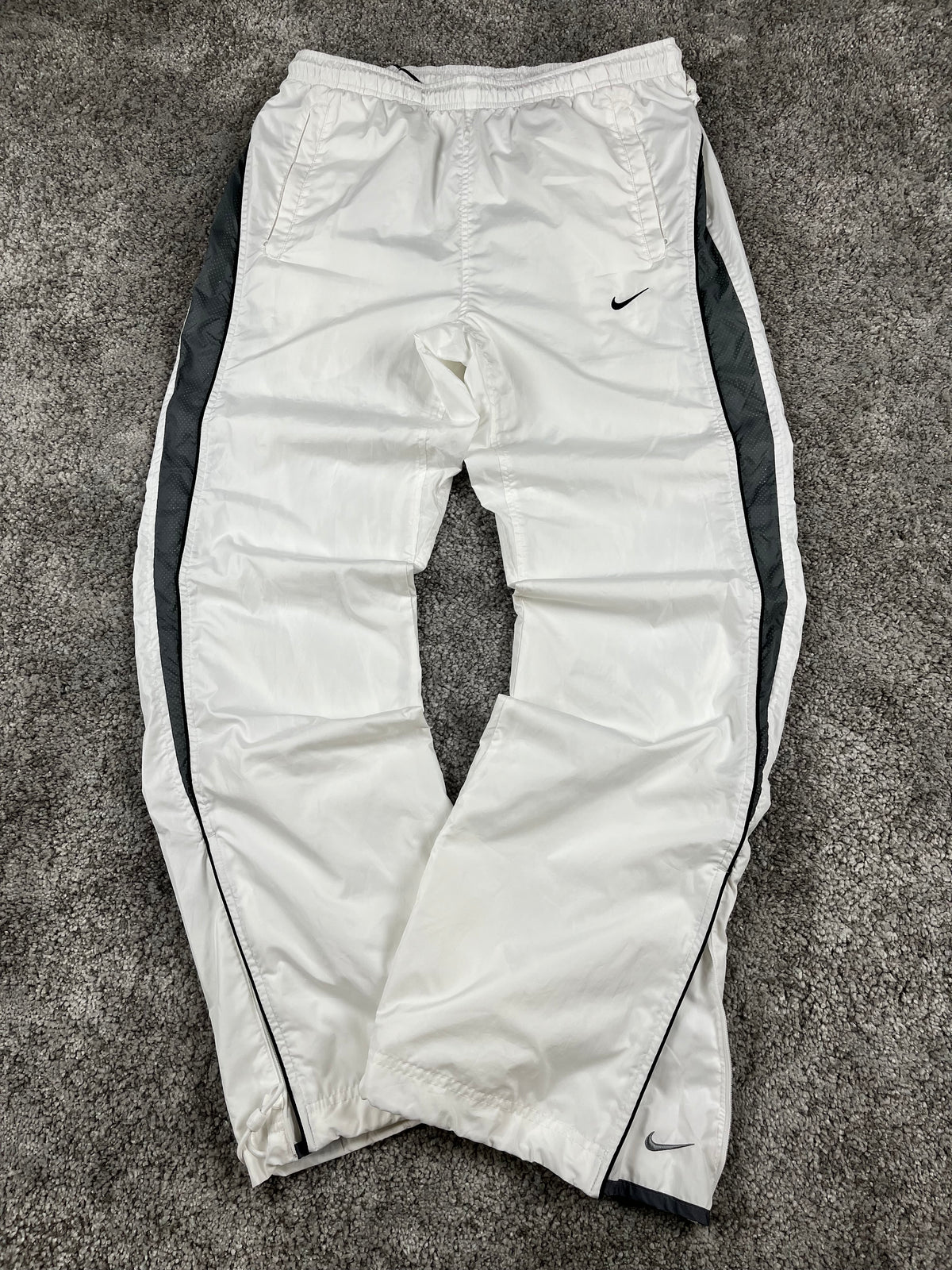 Nike Trackpant Vintage 2000s "White/Gray" (M)