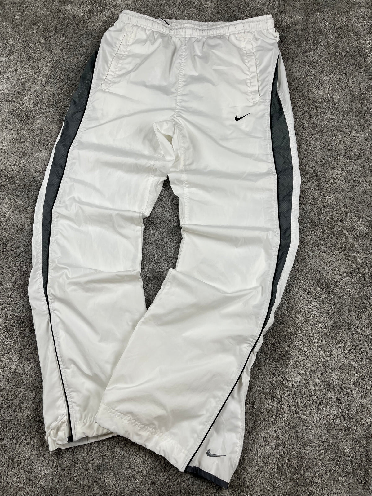 Nike Trackpant Vintage 2000s "White/Gray" (M)