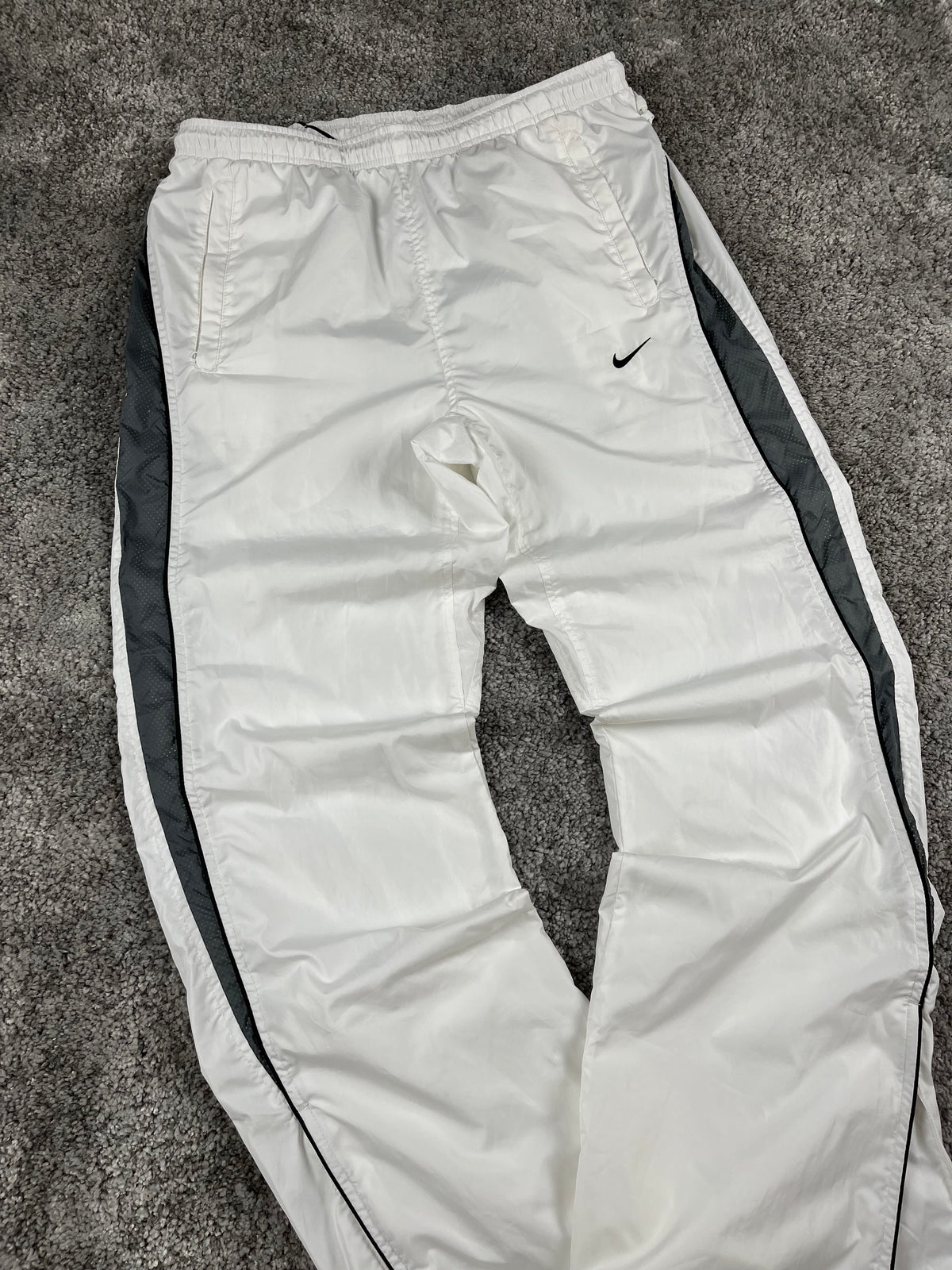 Nike Trackpant Vintage 2000s "White/Gray" (M)