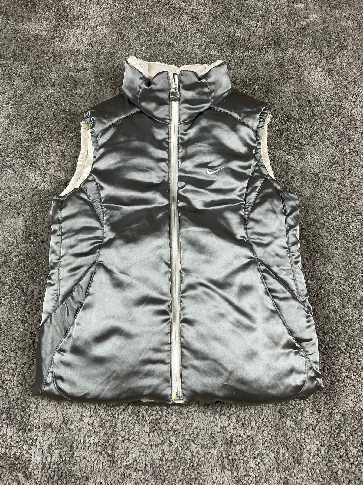 Chaleco acolchado Nike reversible vintage de los años 2000 "Blanco" (XS)