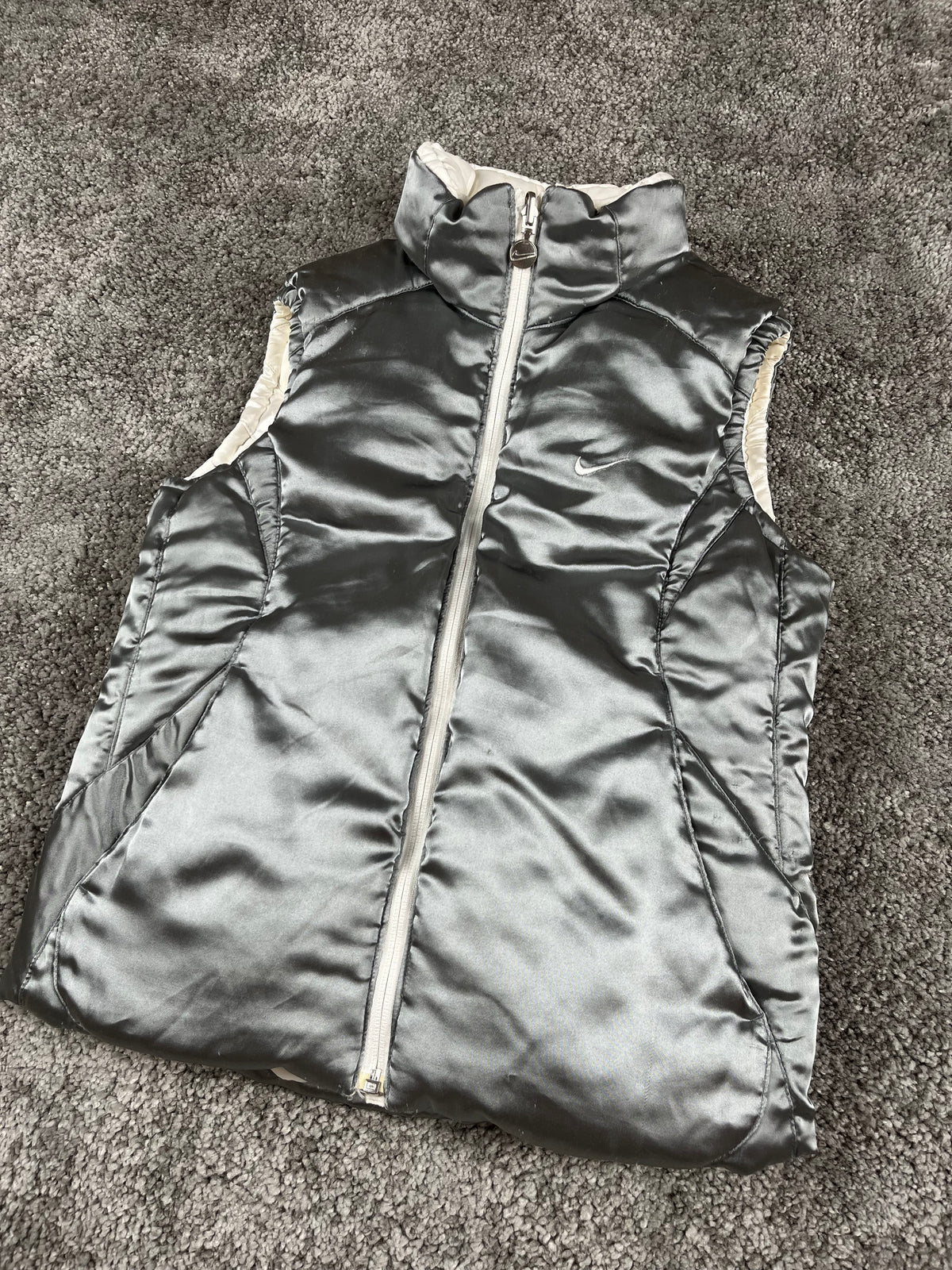 Chaleco acolchado Nike reversible vintage de los años 2000 "Blanco" (XS)
