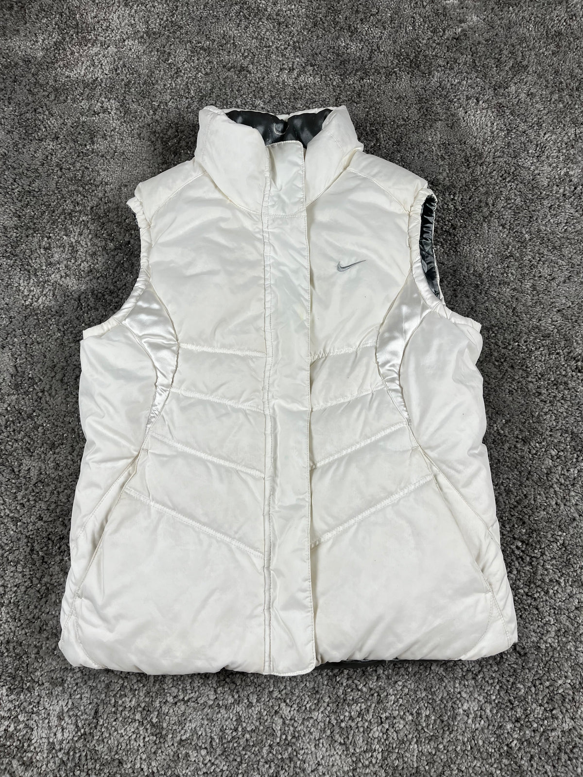 Chaleco acolchado Nike reversible vintage de los años 2000 "Blanco" (XS)