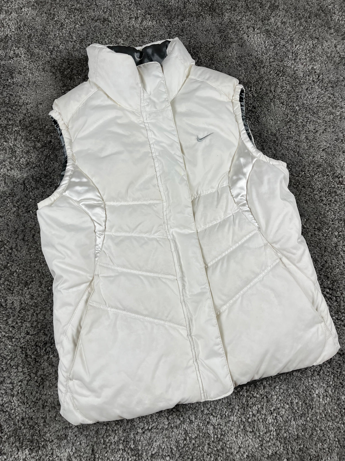Nike Puffer Vest Reversible Vintage 2000s "White" (XS)