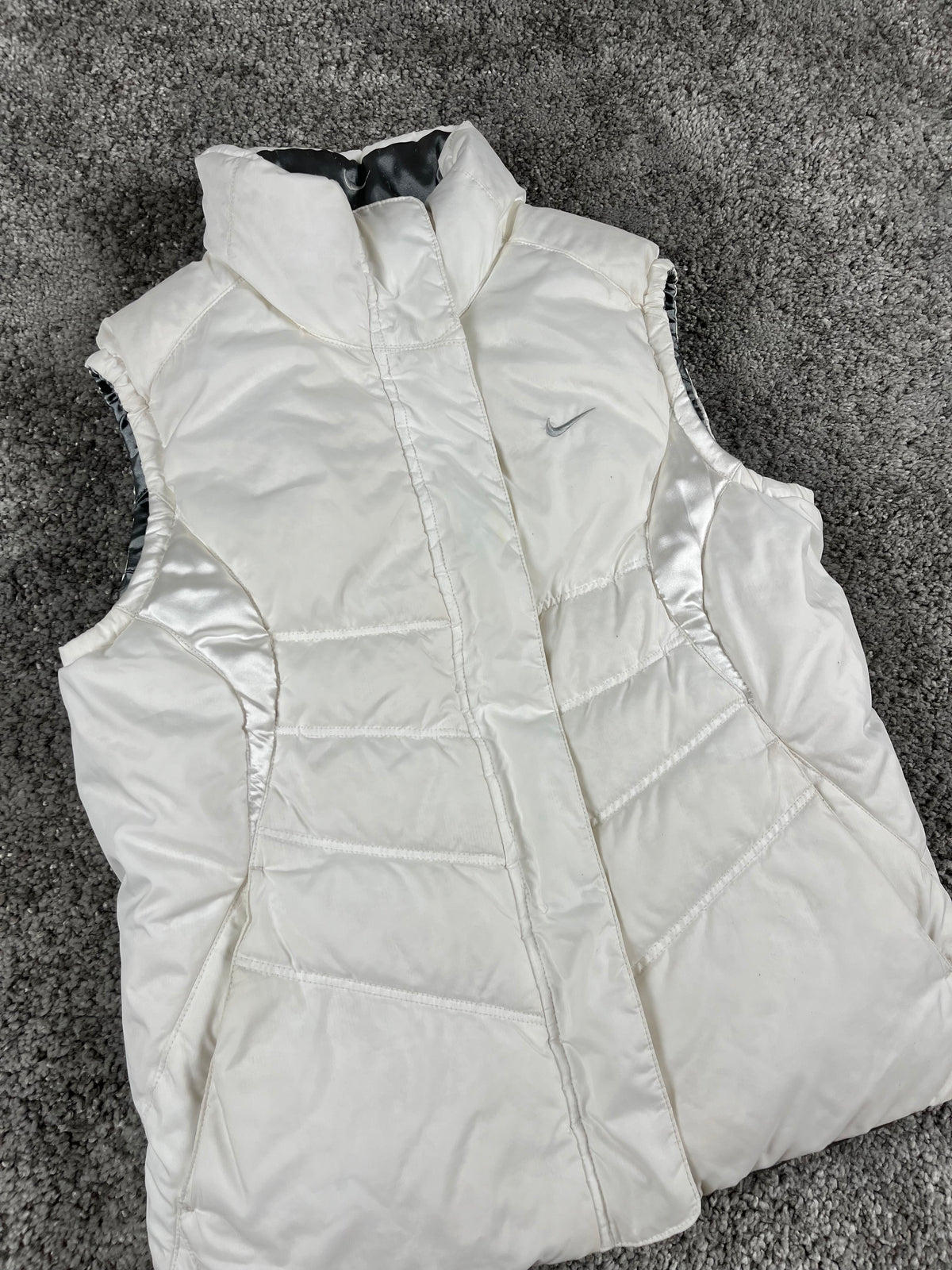Nike Puffer Vest Reversible Vintage 2000s "White" (XS)