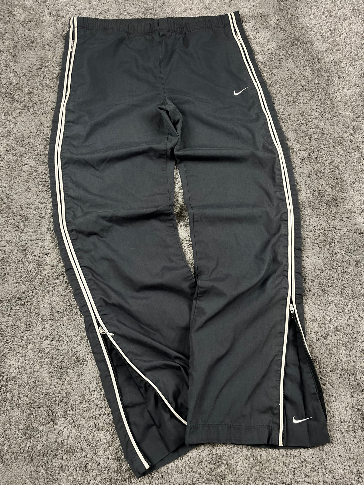 Nike Trackpant Vintage 2000s "Gray/White" (XS)