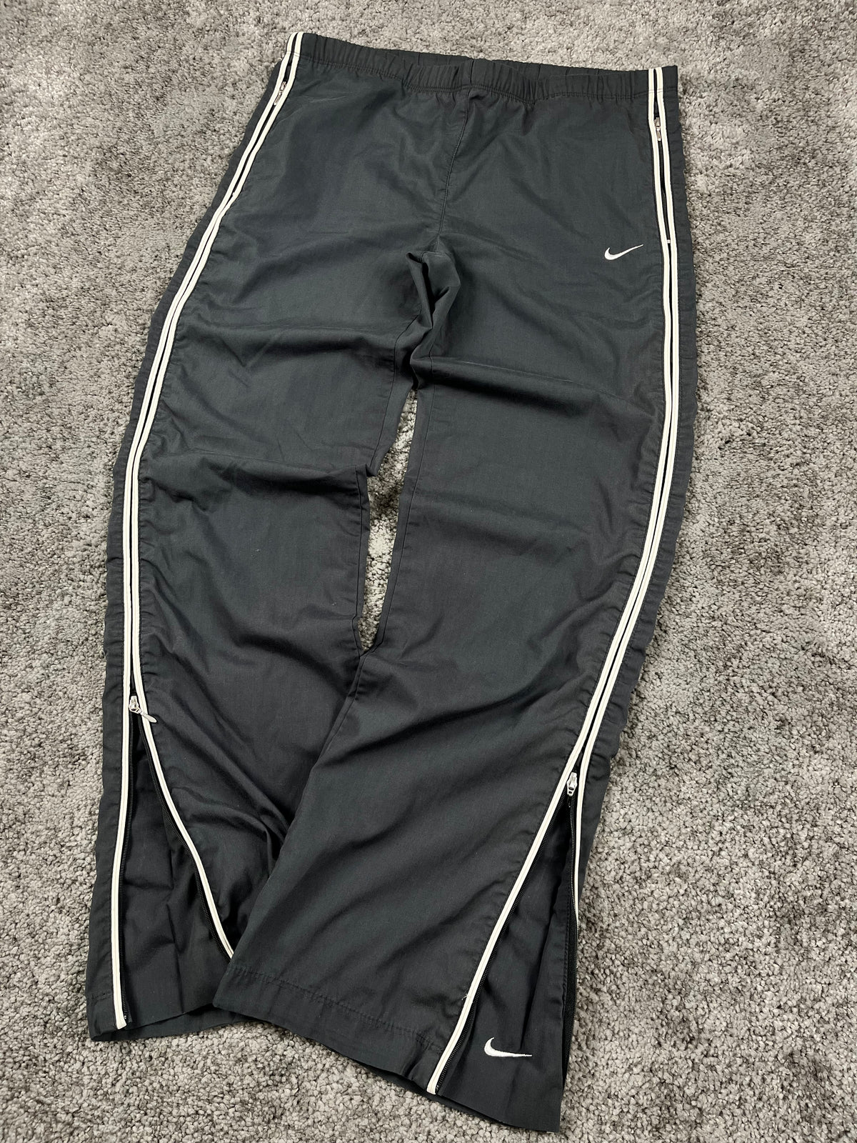 Nike Trackpant Vintage 2000s "Gray/White" (XS)