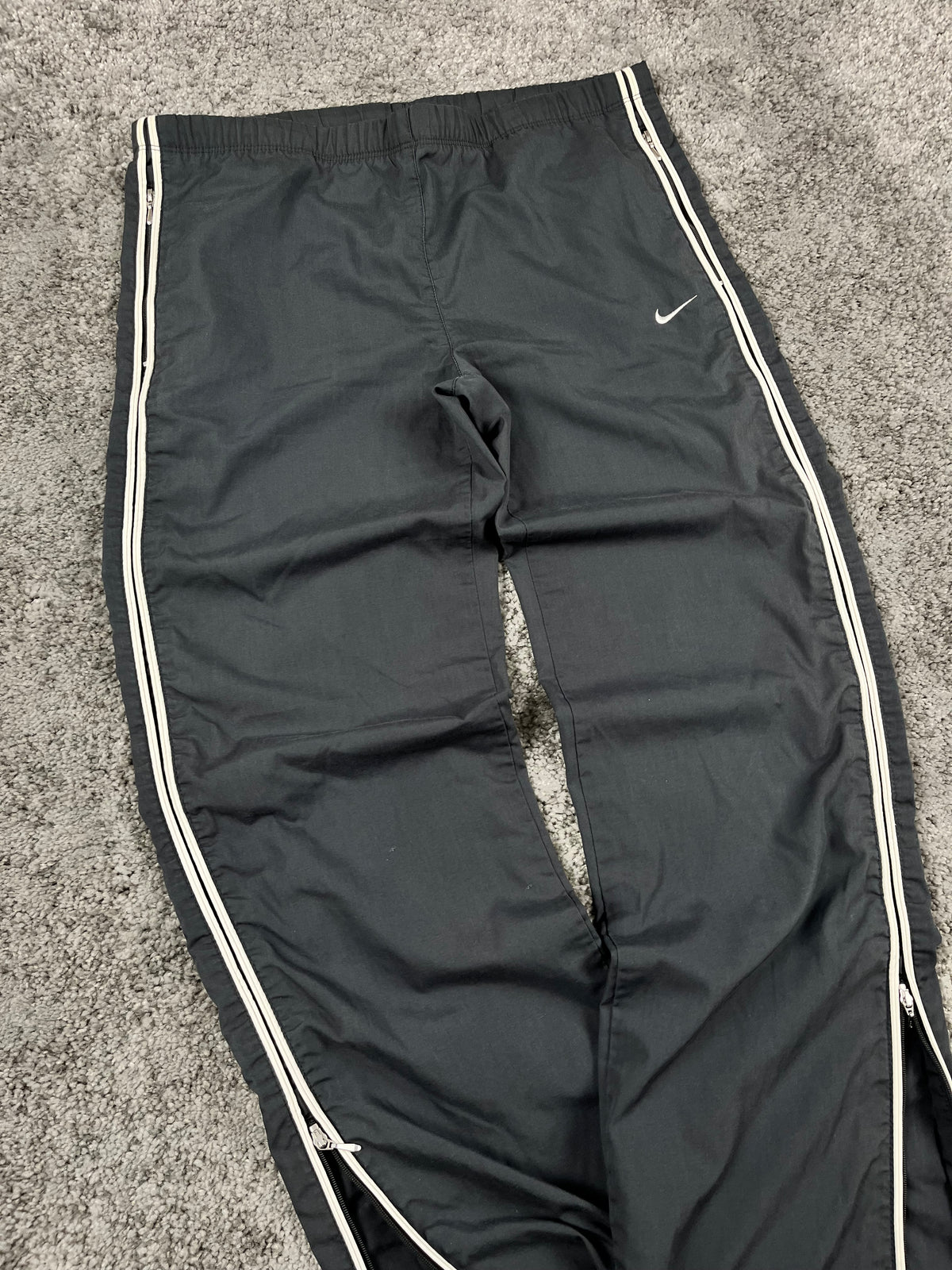 Nike Trackpant Vintage 2000s "Gray/White" (XS)